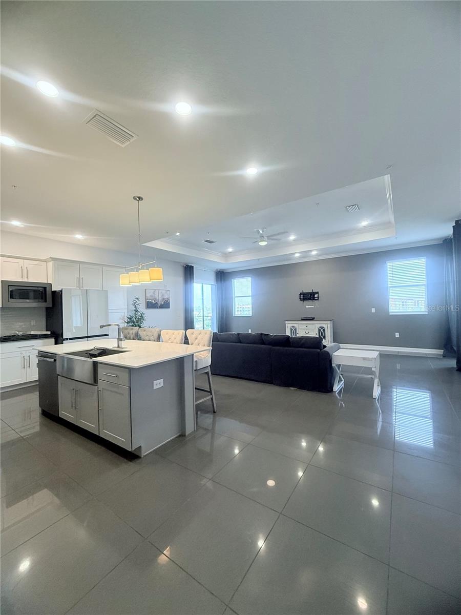 4721 CLOCK TOWER DR #402