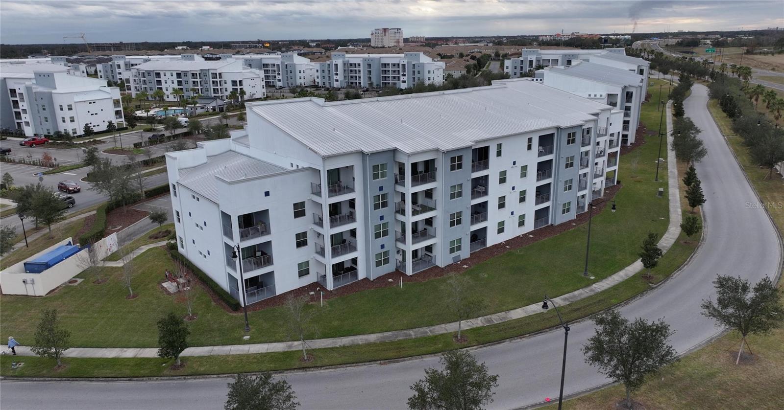 4721 CLOCK TOWER DR #402