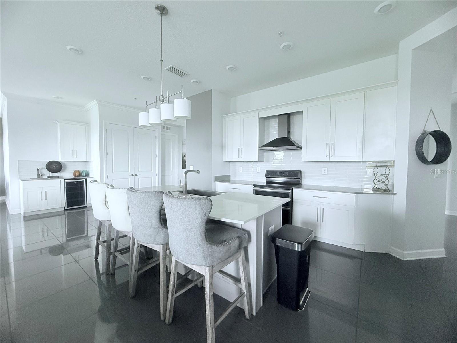 4721 CLOCK TOWER DR #402