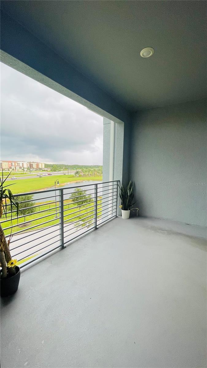 4721 CLOCK TOWER DR #402