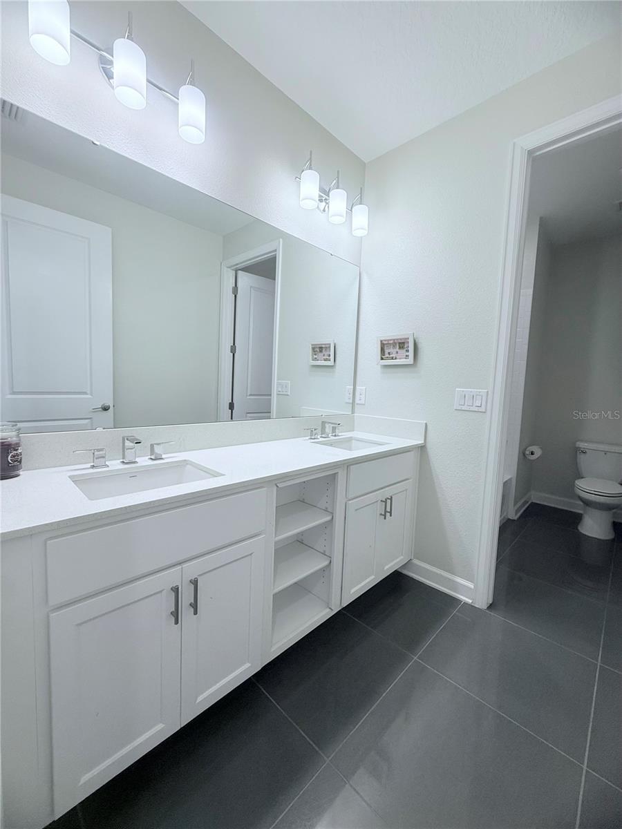 4721 CLOCK TOWER DR #402