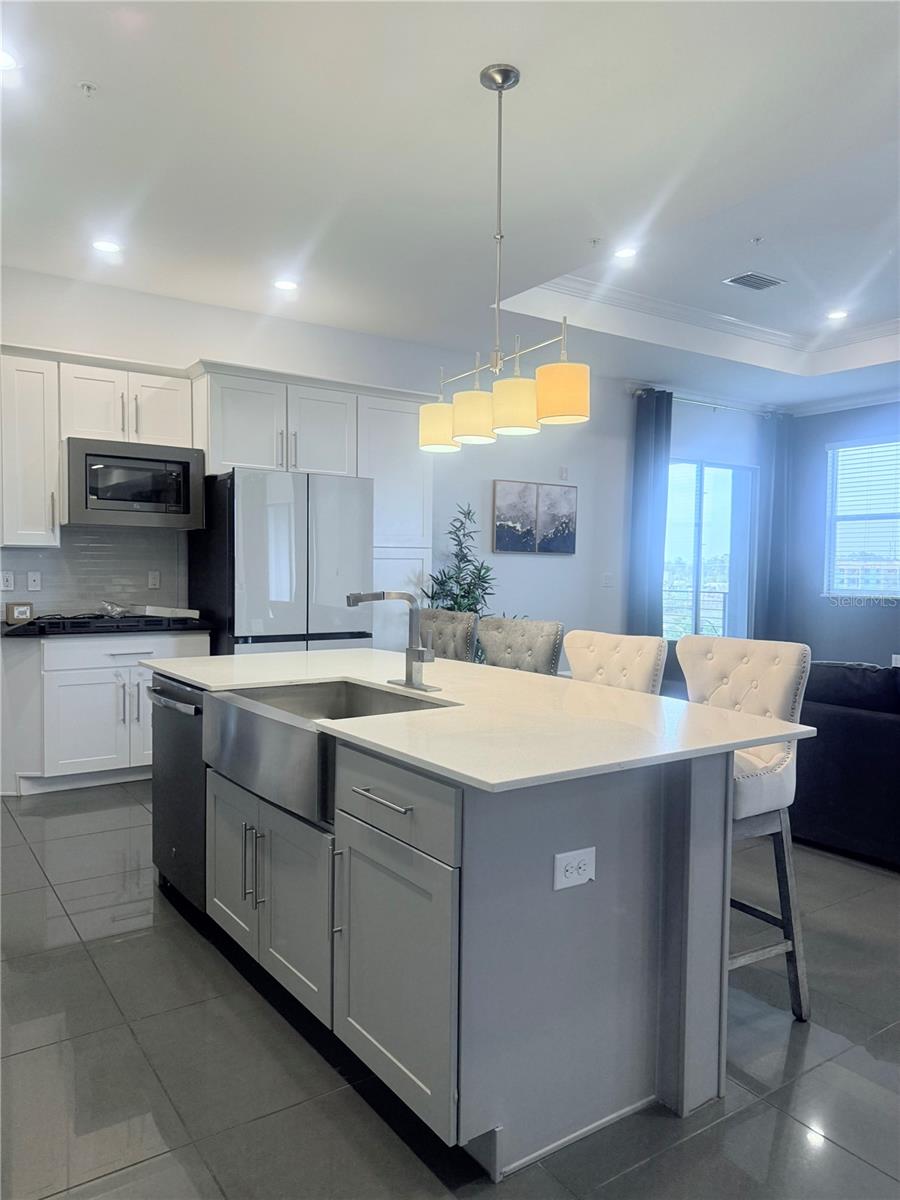 4721 CLOCK TOWER DR #402