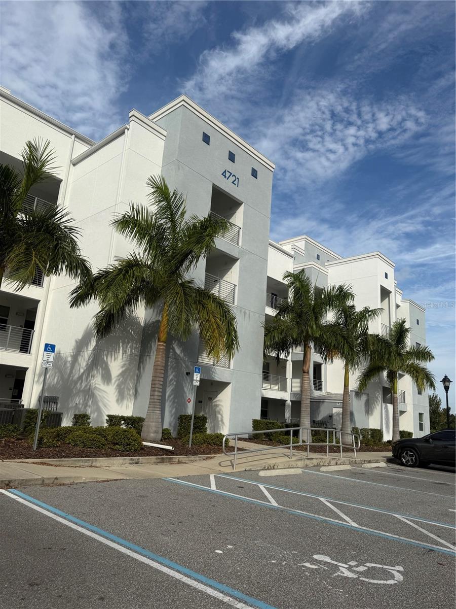 4721 CLOCK TOWER DR #402