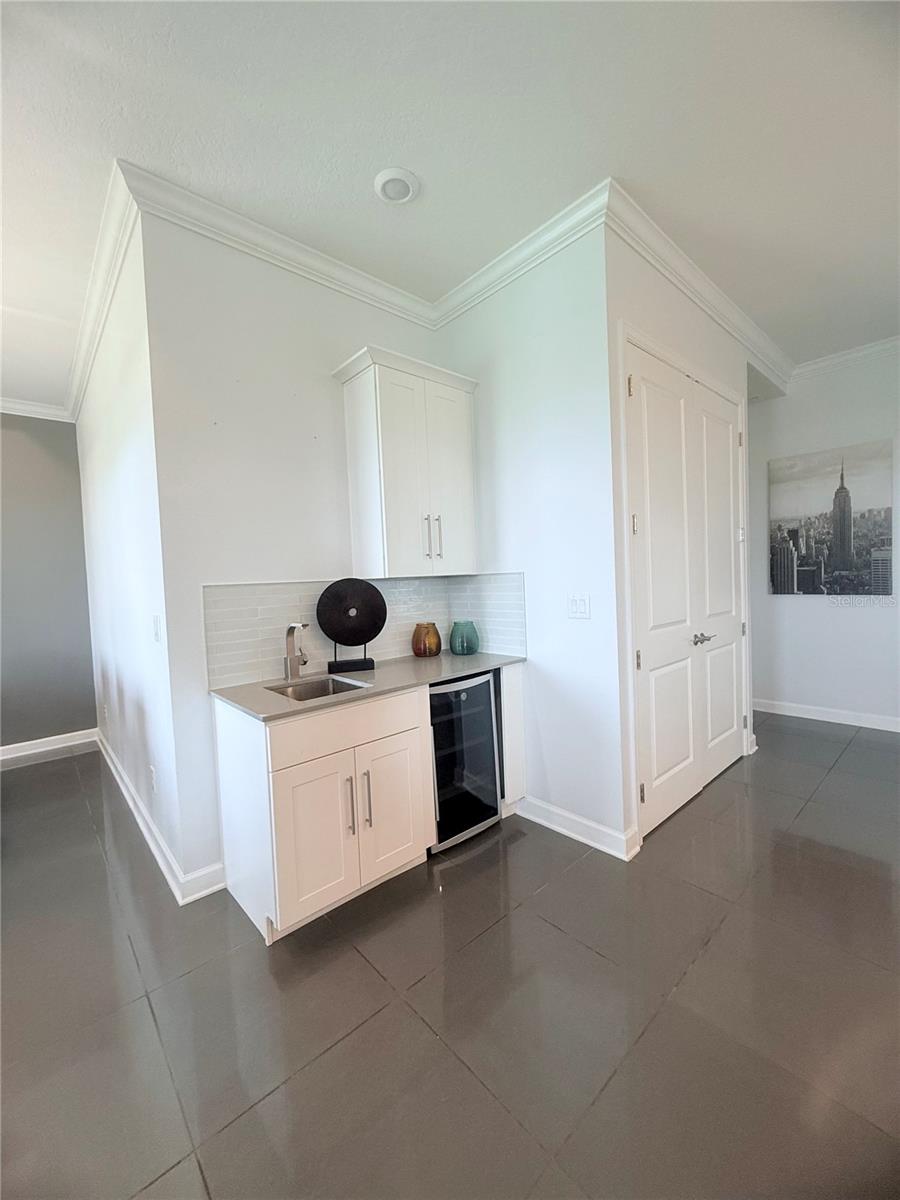 4721 CLOCK TOWER DR #402