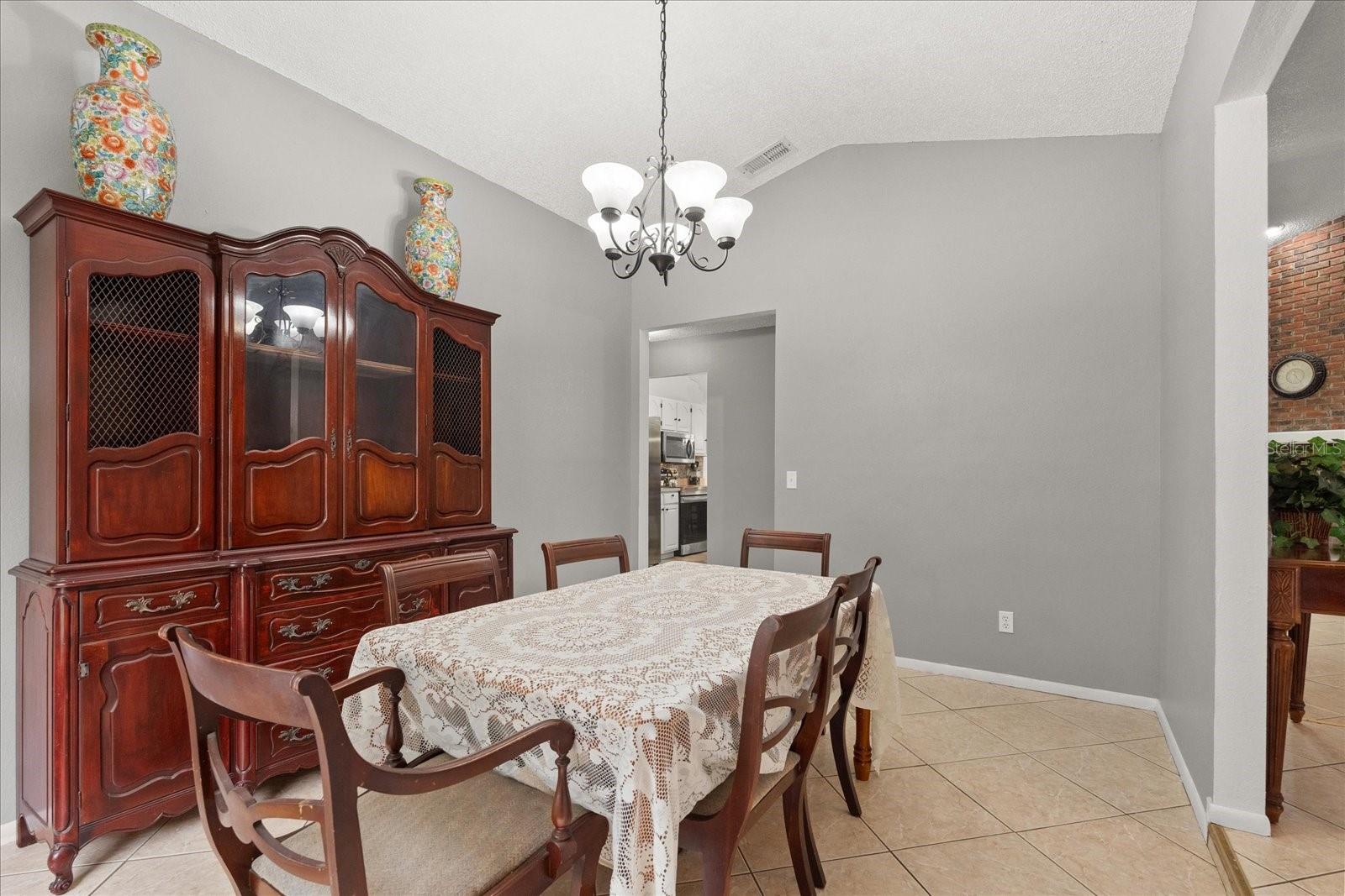 7151 HIAWASSEE OAK DR