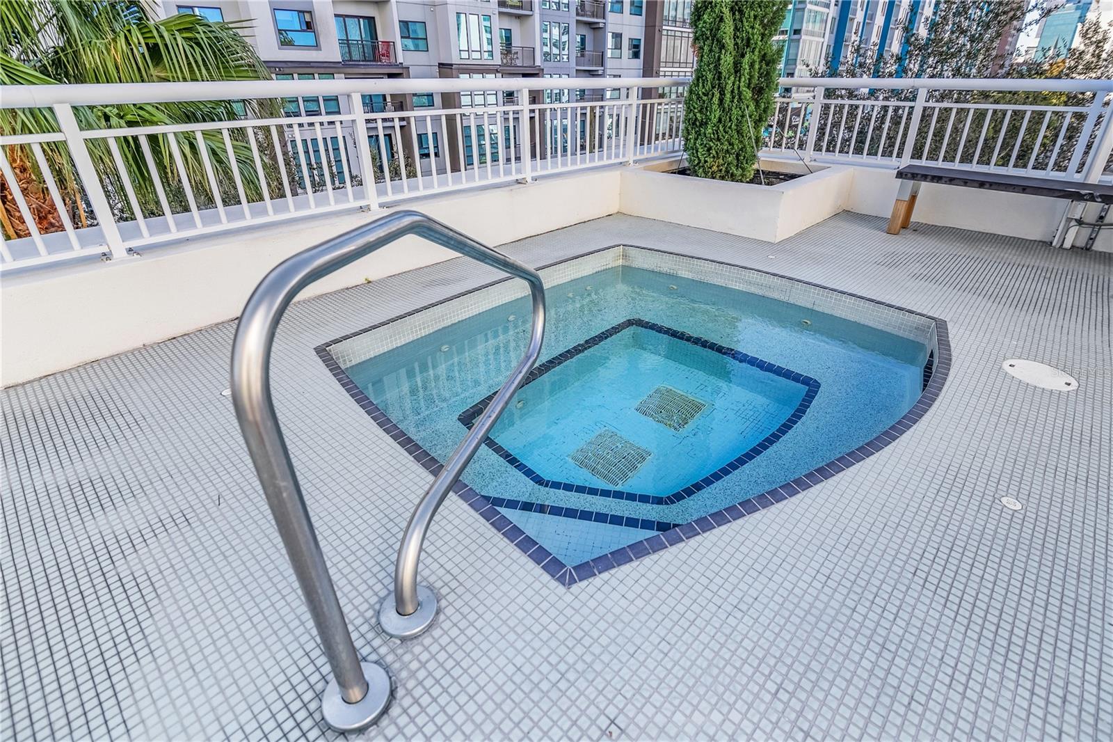 100 S EOLA DR #1102