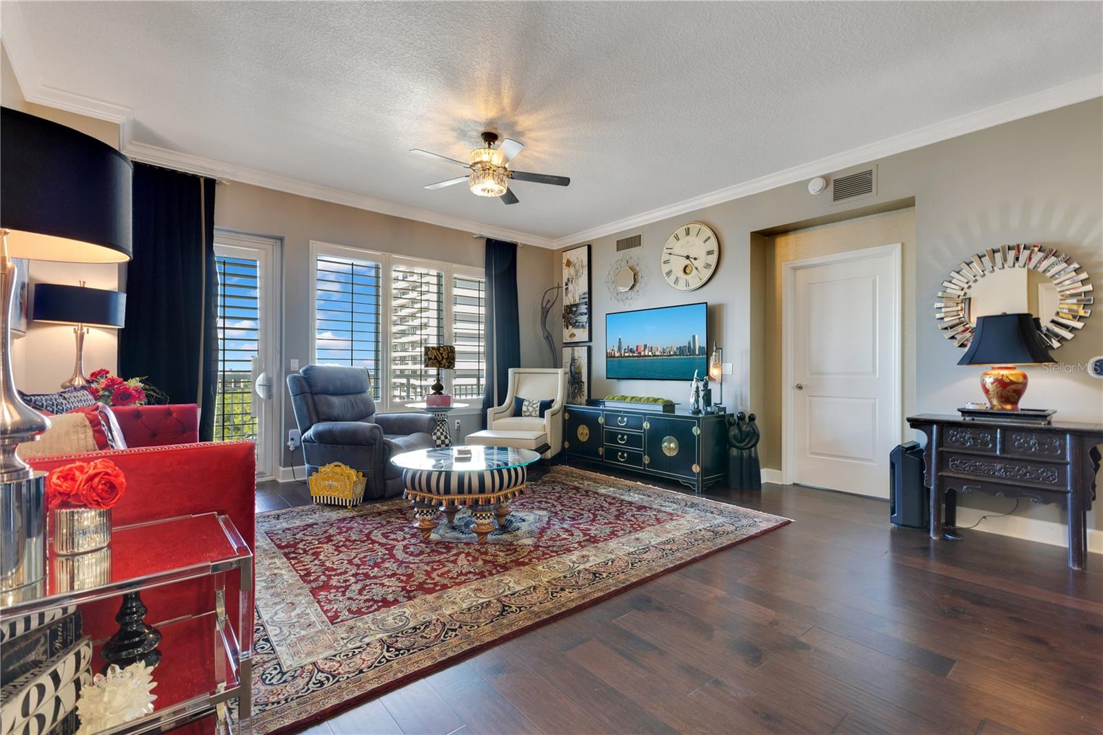 100 S EOLA DR #1102