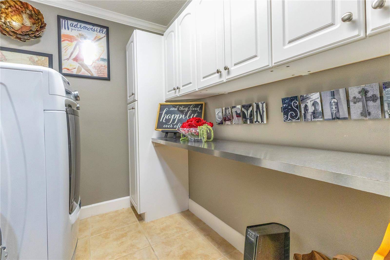 100 S EOLA DR #1102