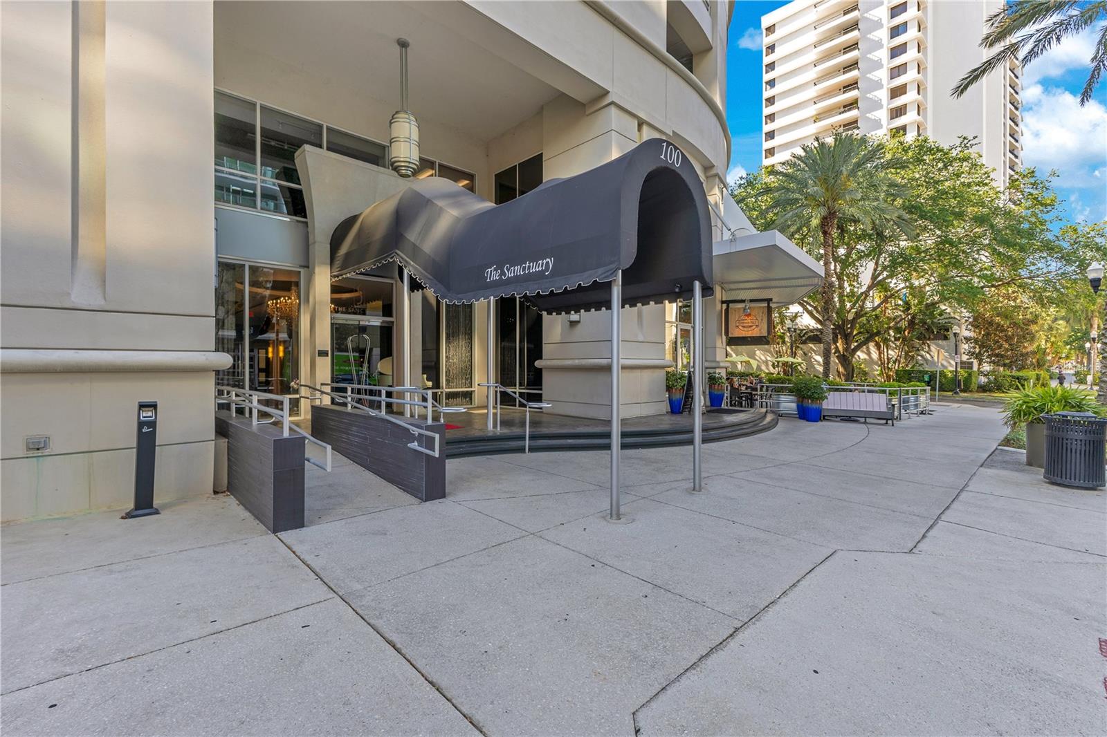 100 S EOLA DR #1102