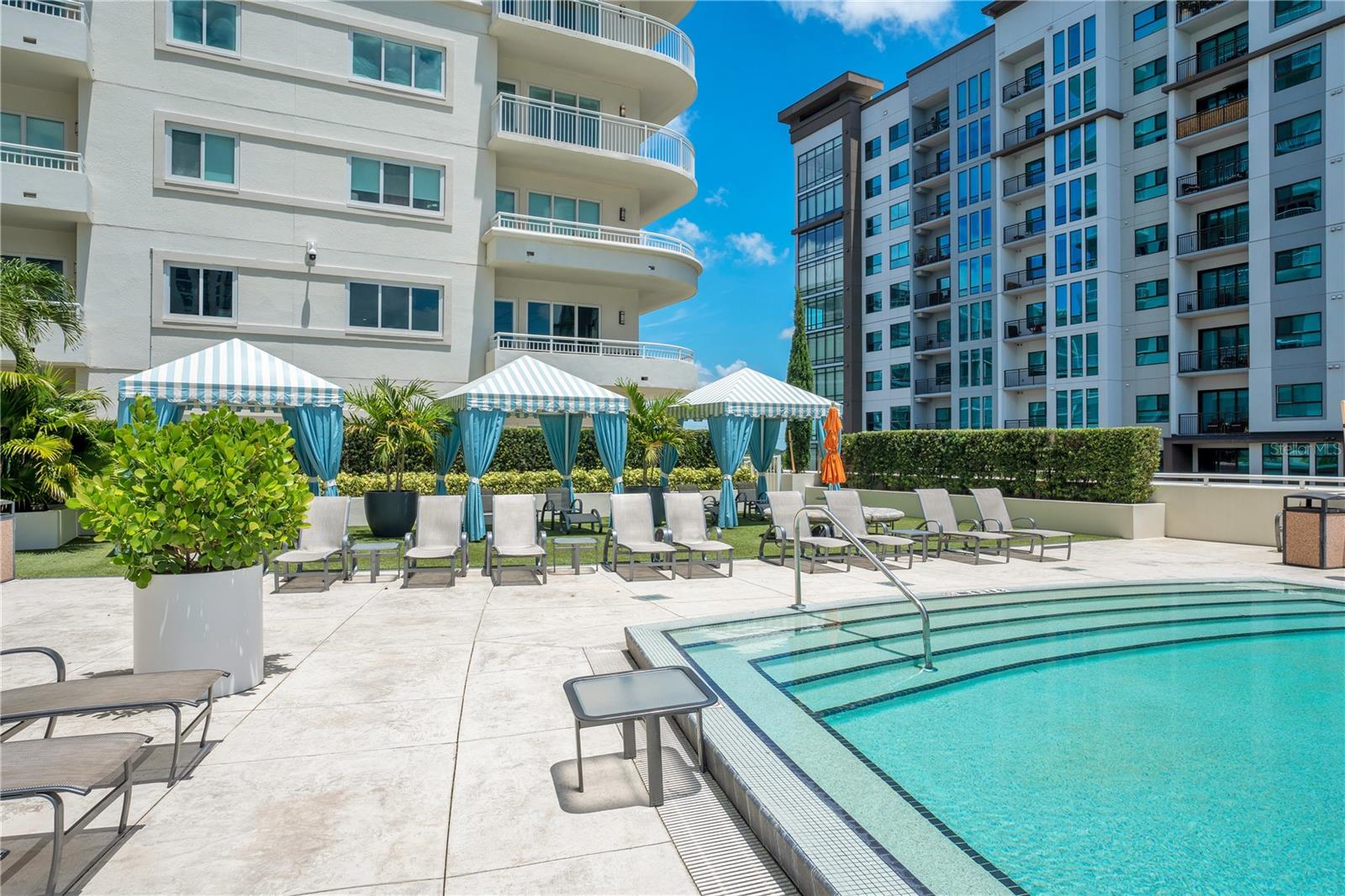 100 S EOLA DR #1102