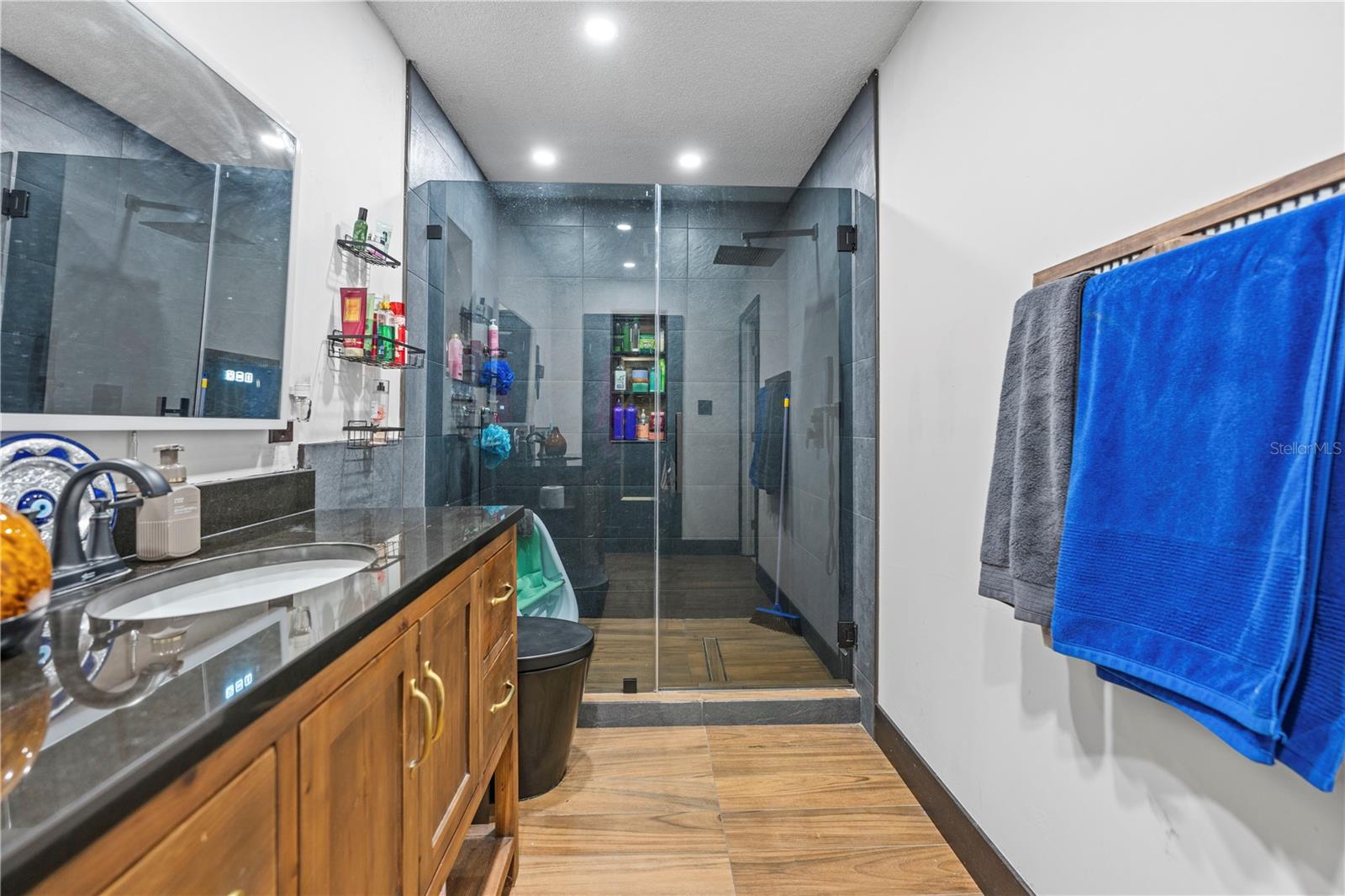 409 SAN SEBASTIAN PRADO