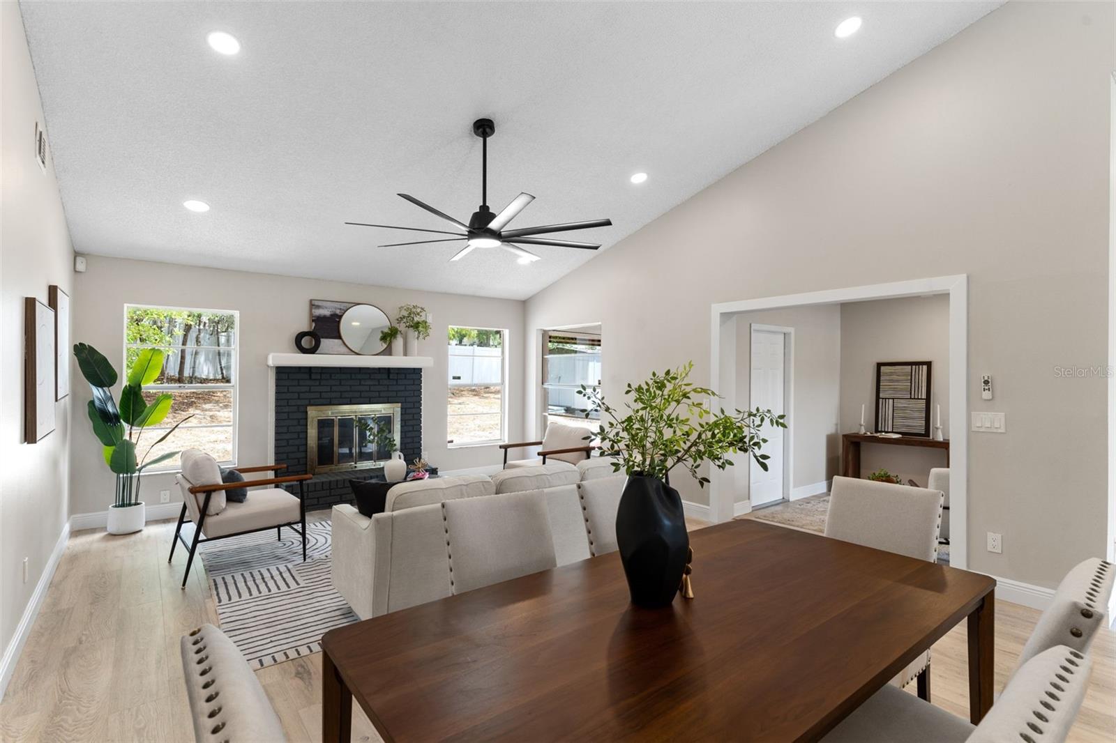 7025 HIAWASSEE OAK DR