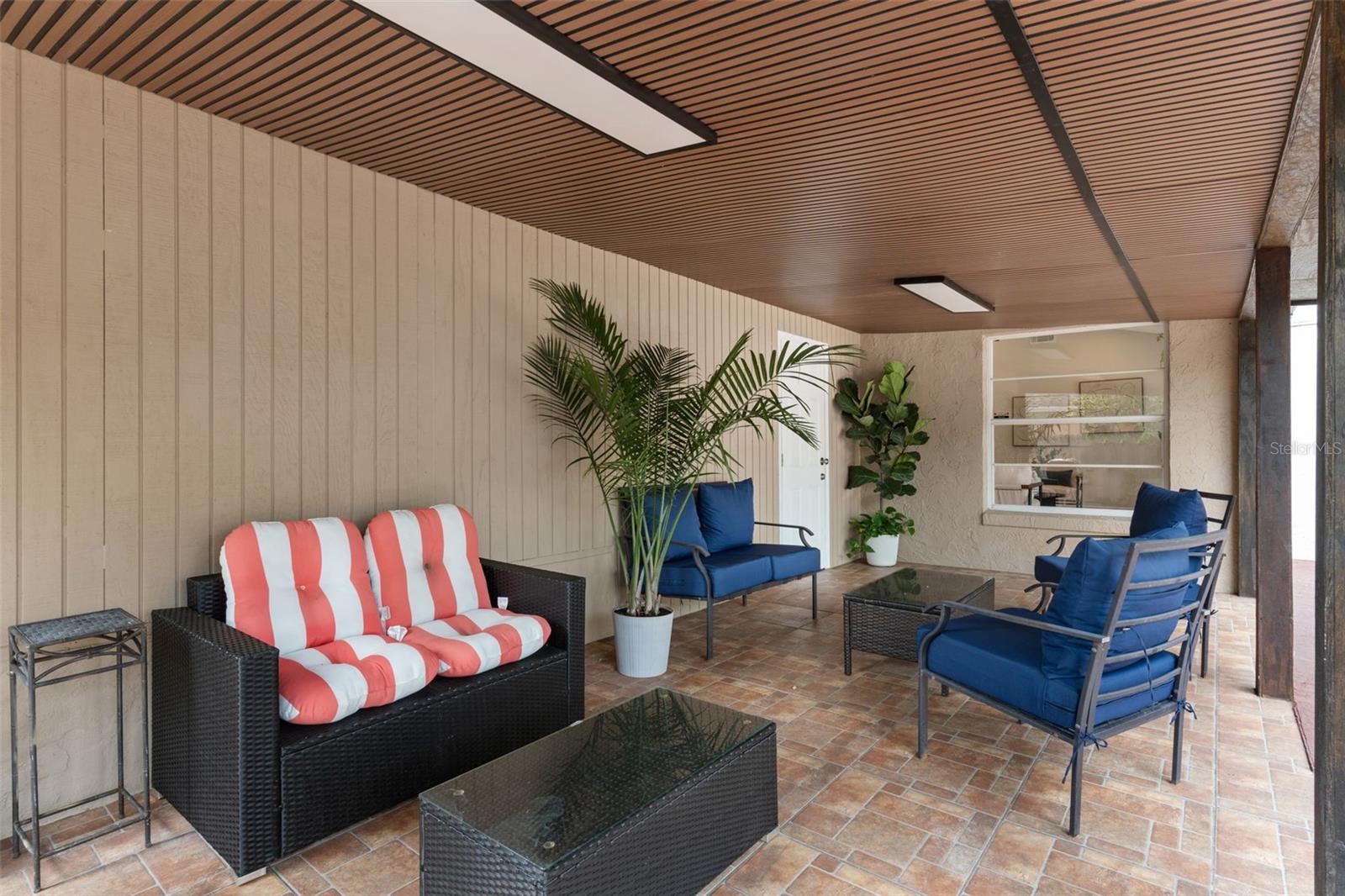 7025 HIAWASSEE OAK DR