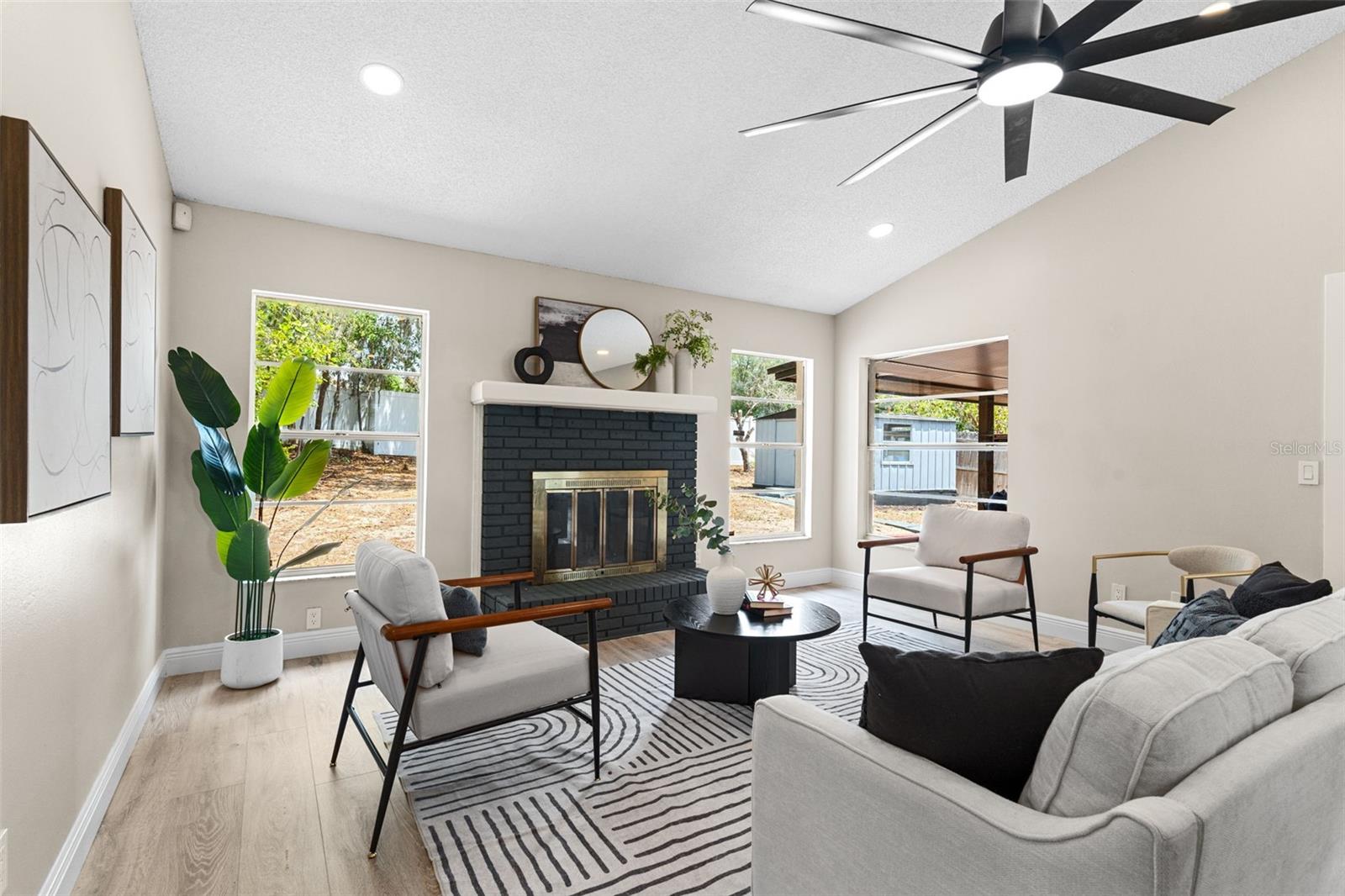 7025 HIAWASSEE OAK DR