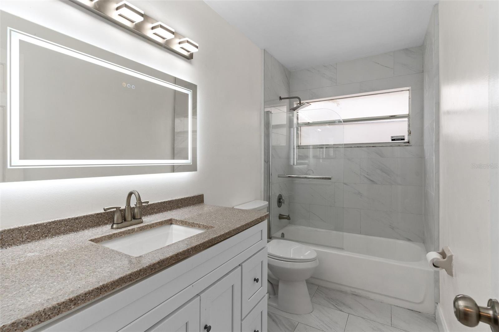 7025 HIAWASSEE OAK DR