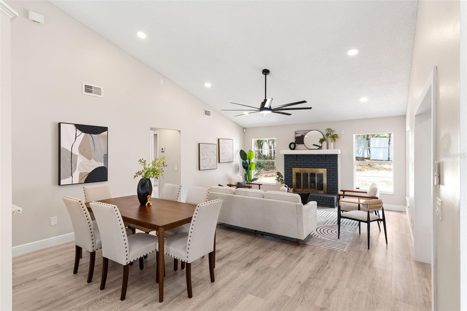 7025 HIAWASSEE OAK DR