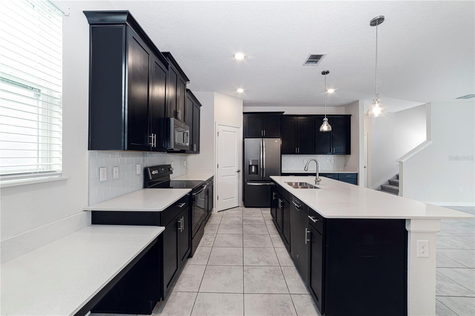 7530 SUMMERLAKE GROVES ST