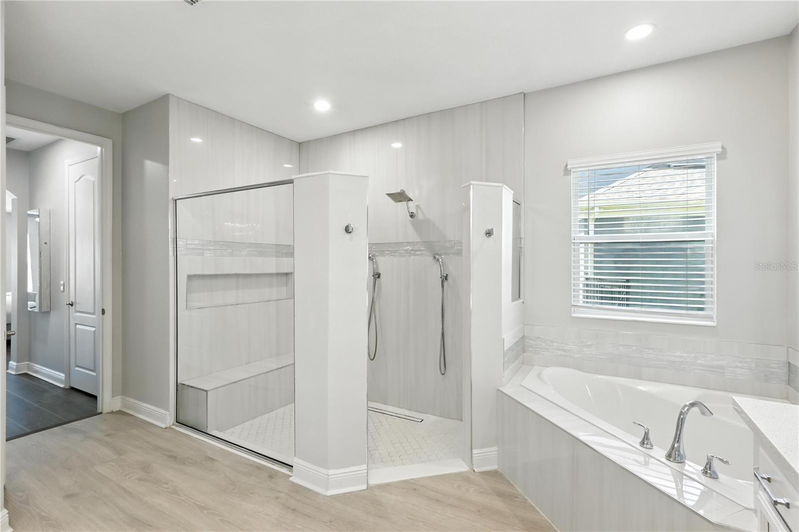 13924 JOMATT LOOP