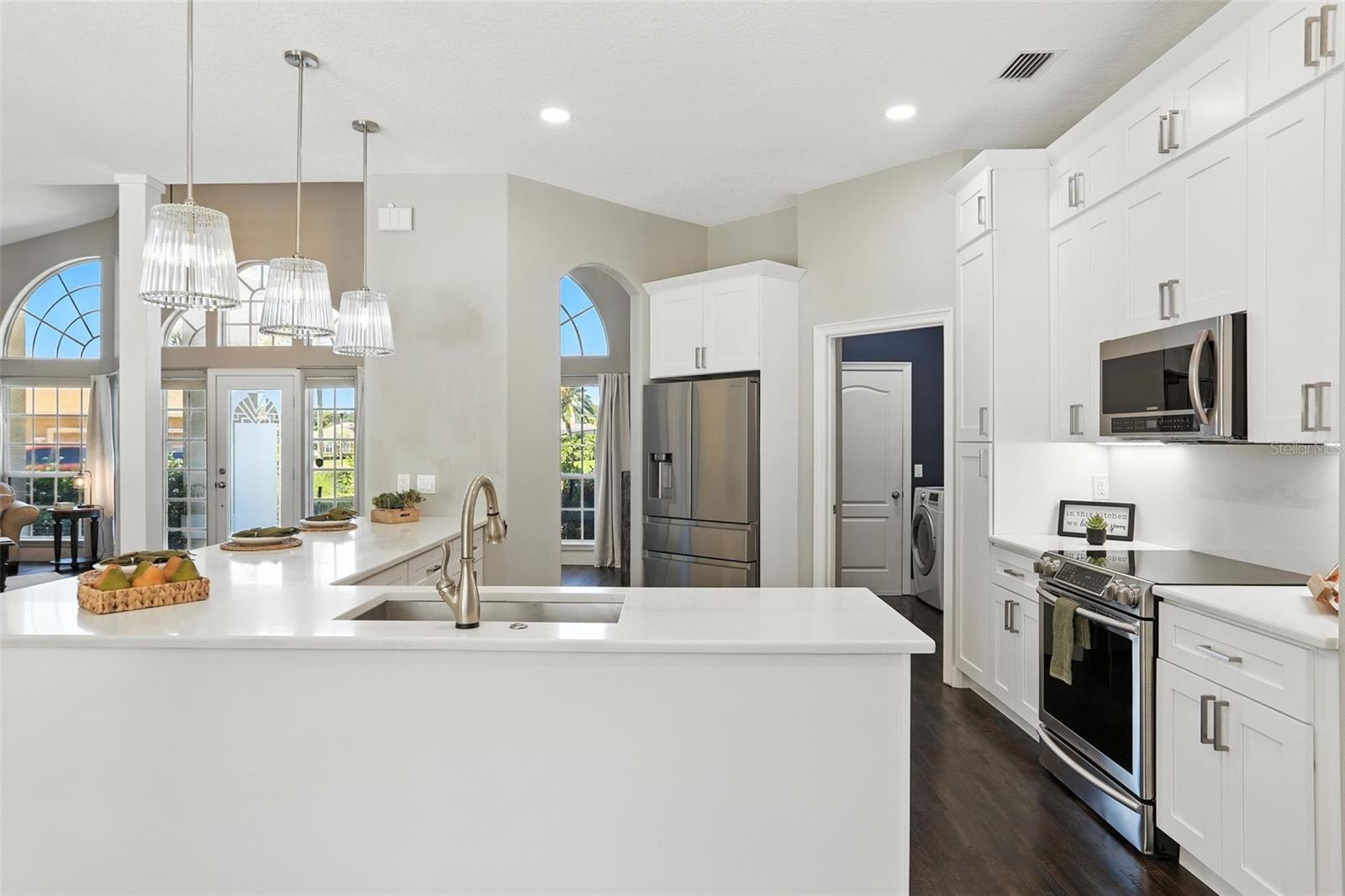 7819 CANYON LAKE CIR