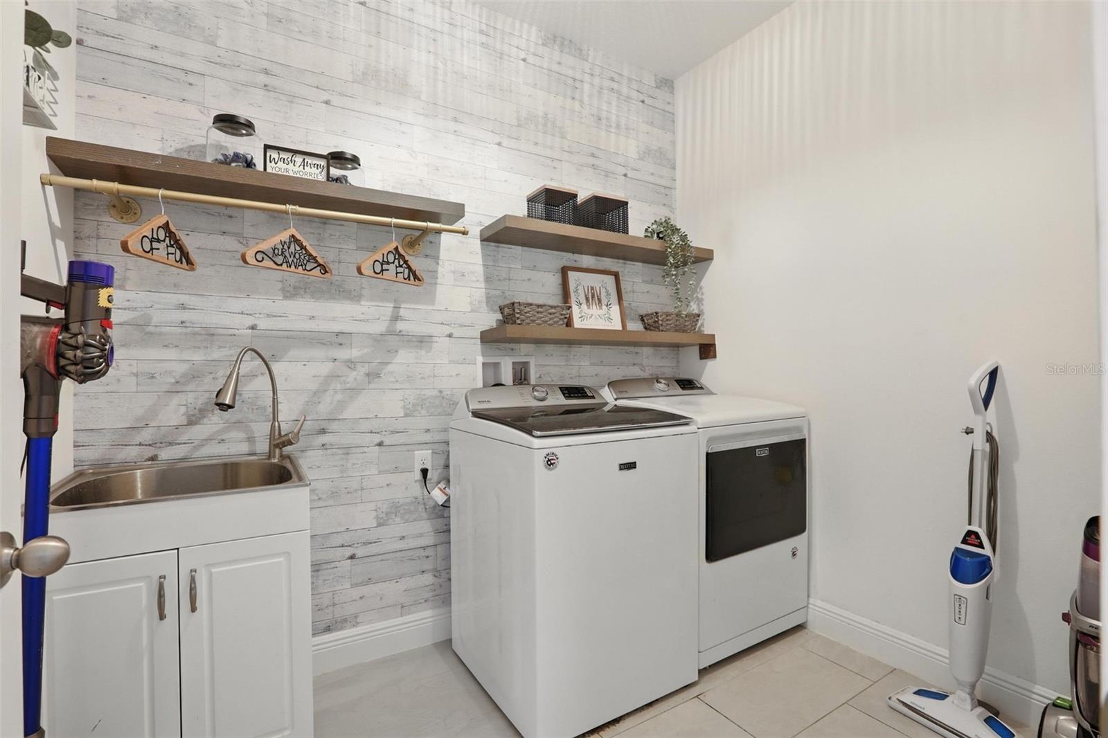 5314 GOLDEN APPLE DR