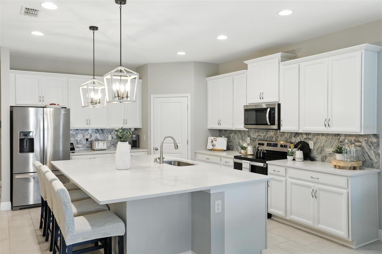 5314 GOLDEN APPLE DR