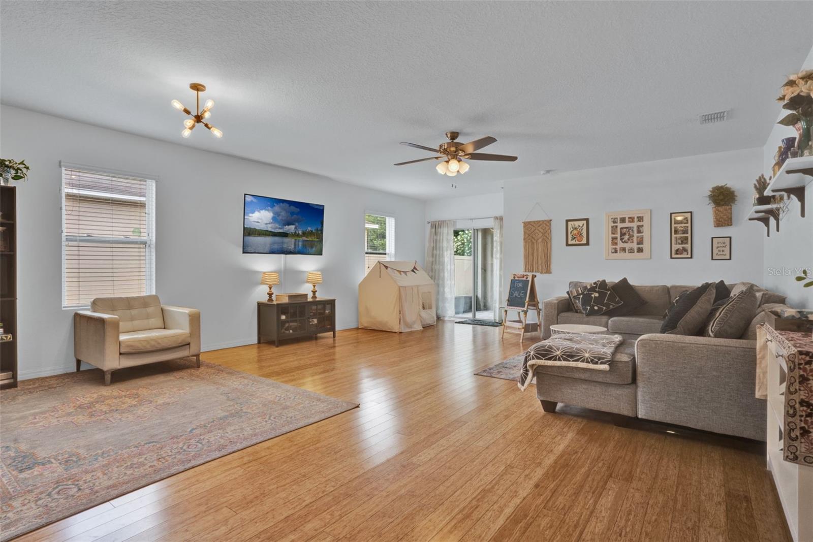 2216 SEQUOIA WAY