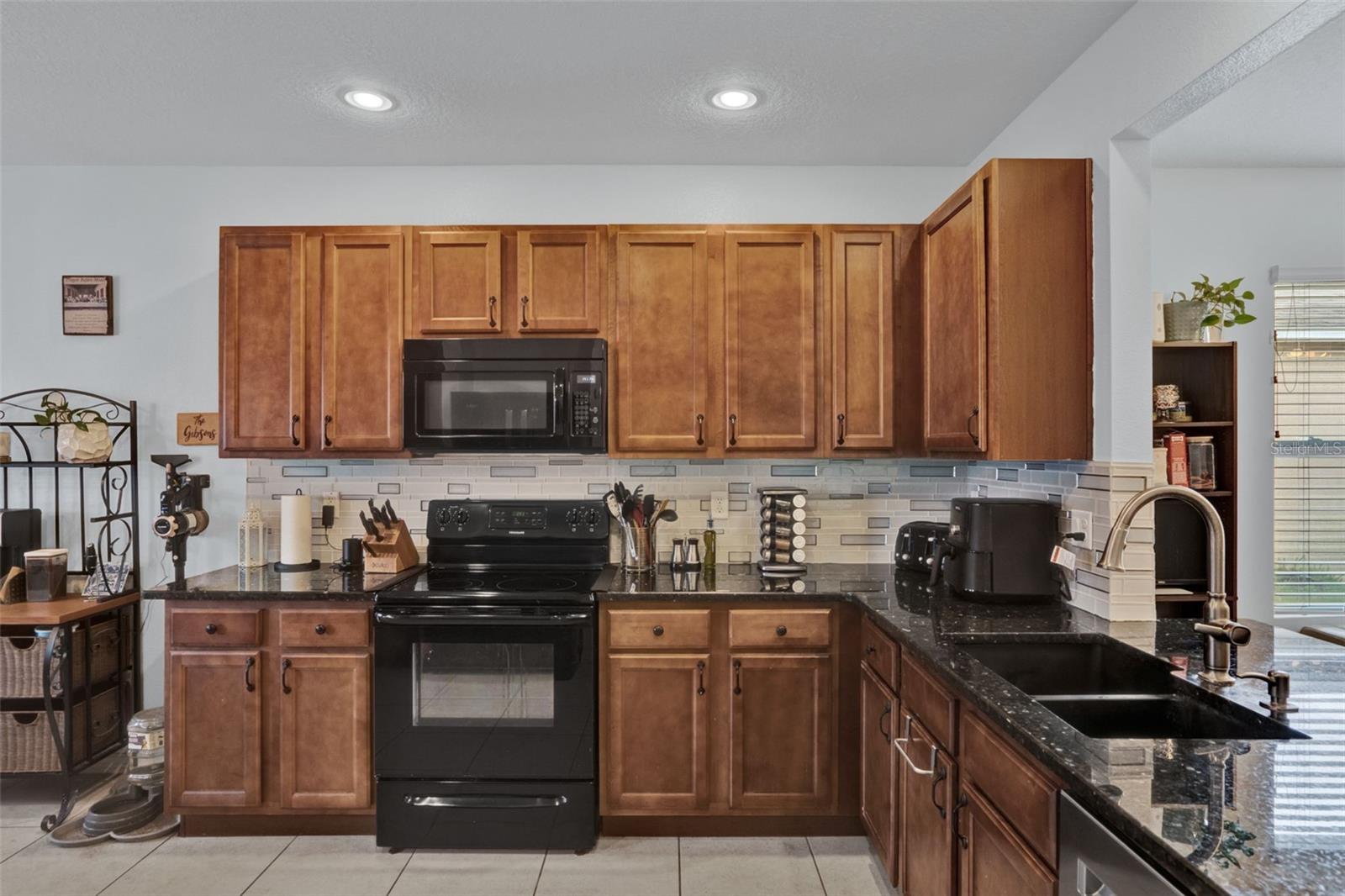 2216 SEQUOIA WAY
