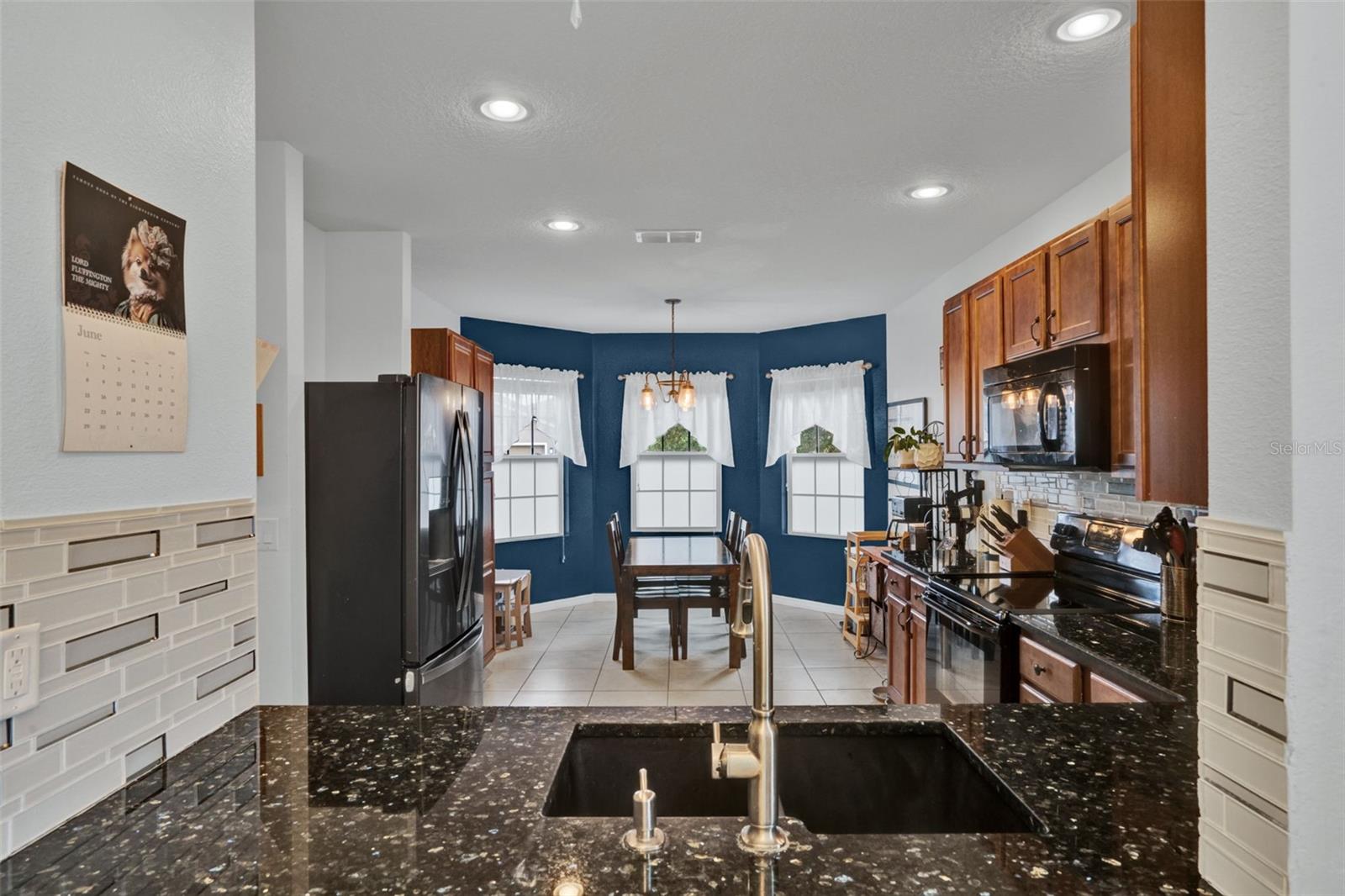 2216 SEQUOIA WAY