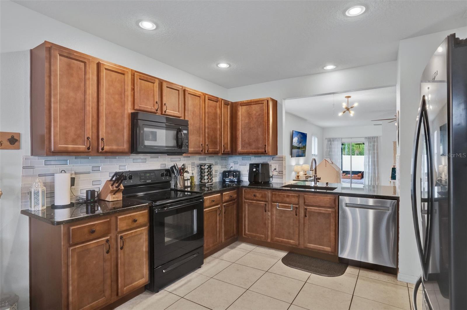 2216 SEQUOIA WAY