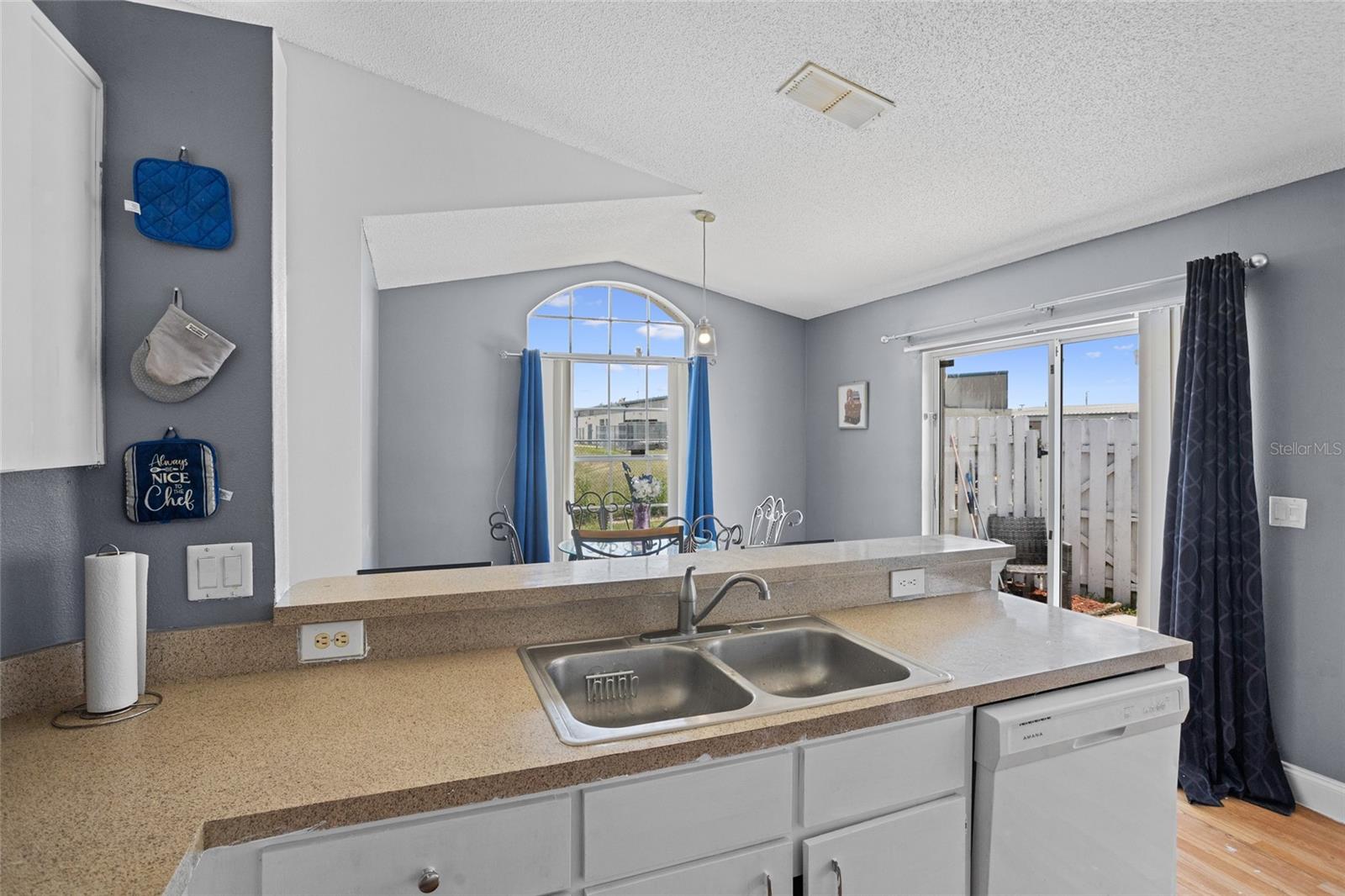 2338 HARBOR TOWN DR