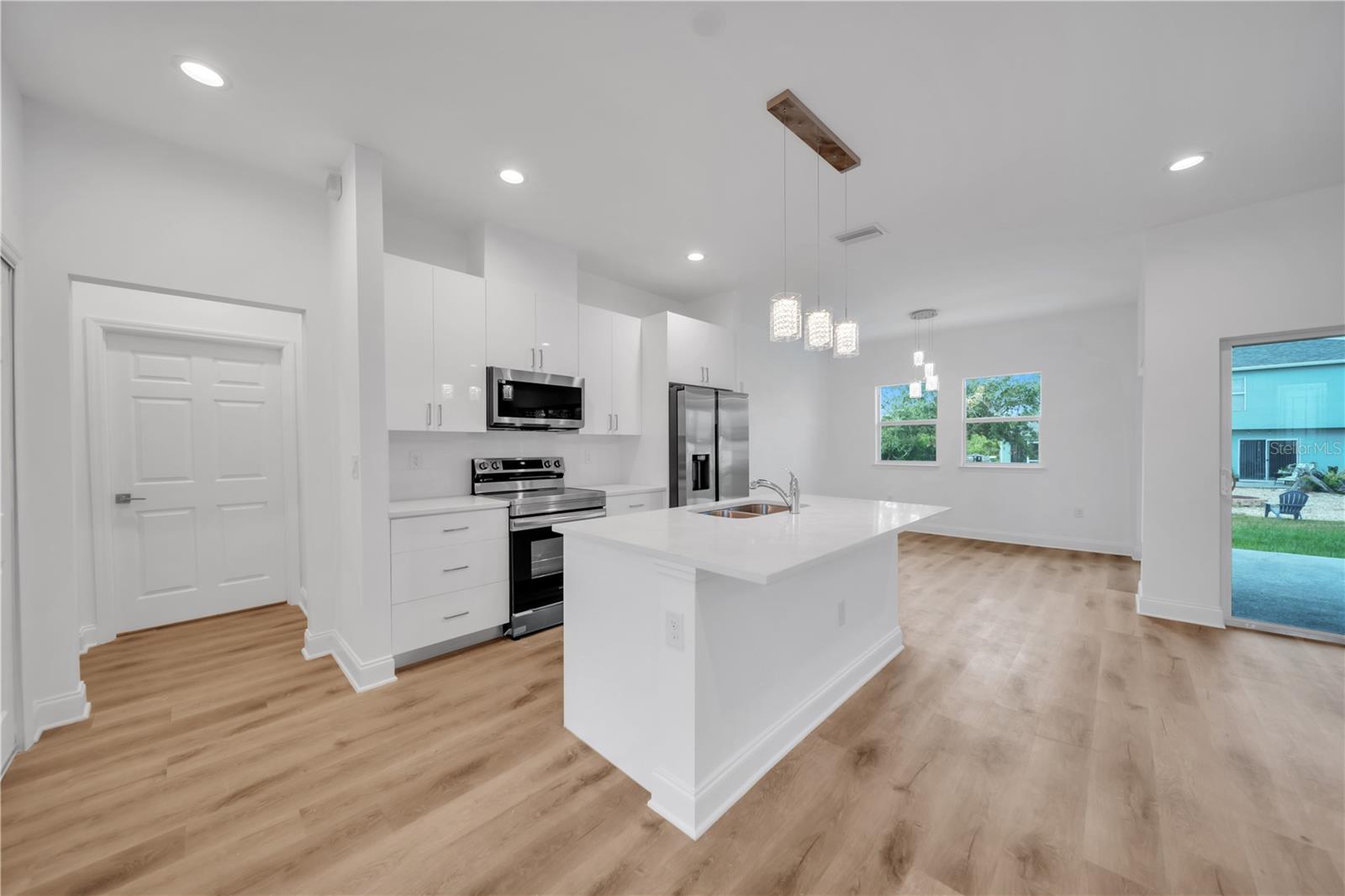 9333 HIALEAH TER