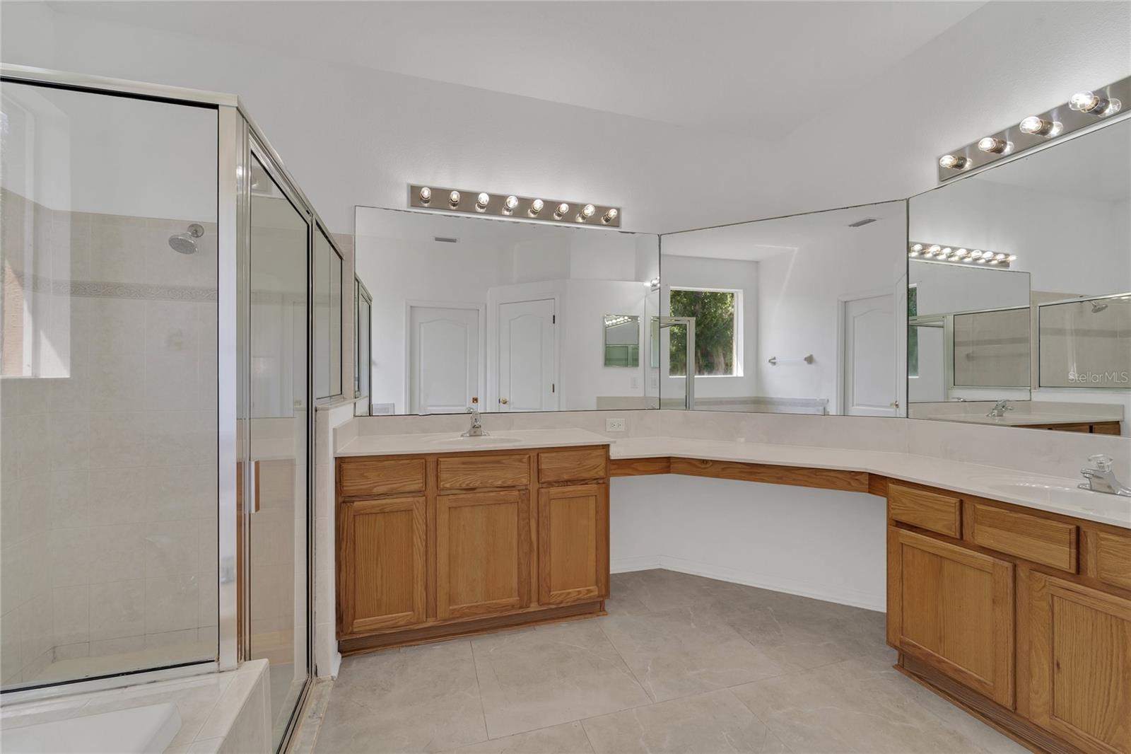 27045 SILVERLEAF WAY