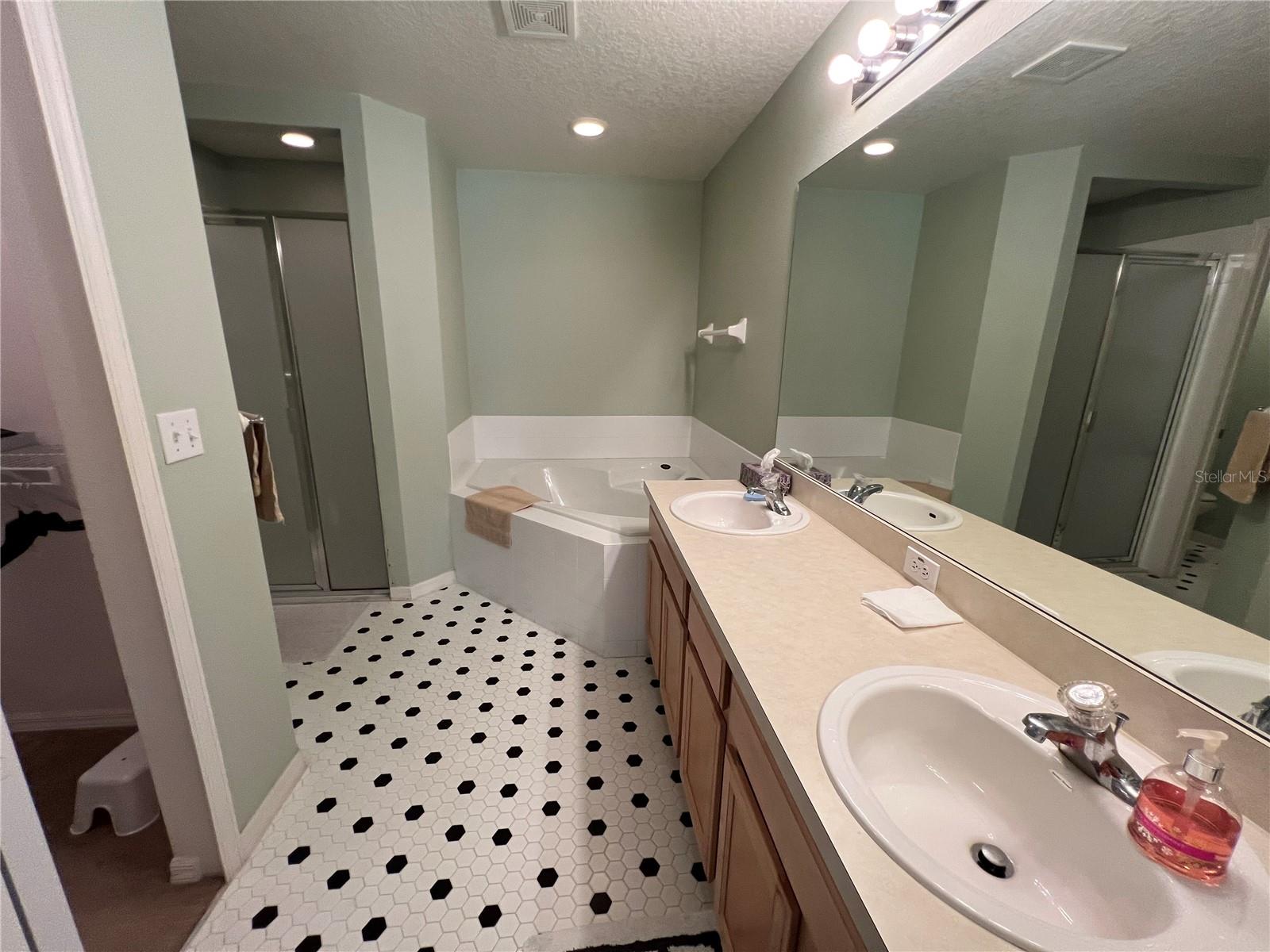 1500 OAK VALLEY BLVD