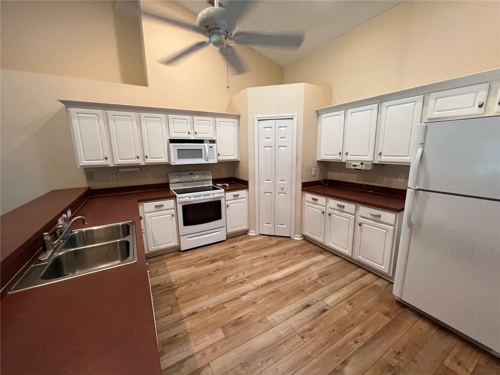 1500 OAK VALLEY BLVD