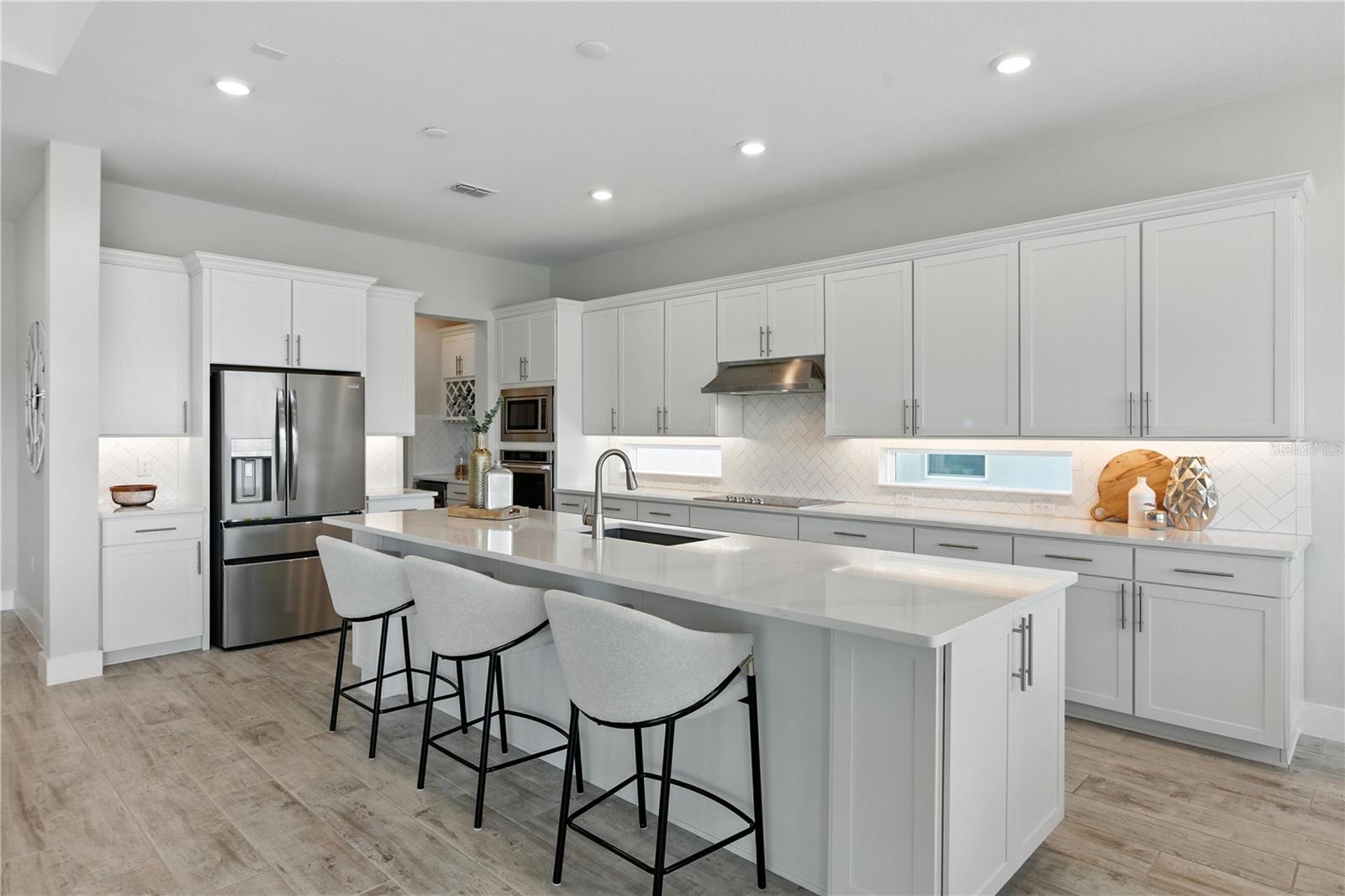 3198 SAILING PIER AVE