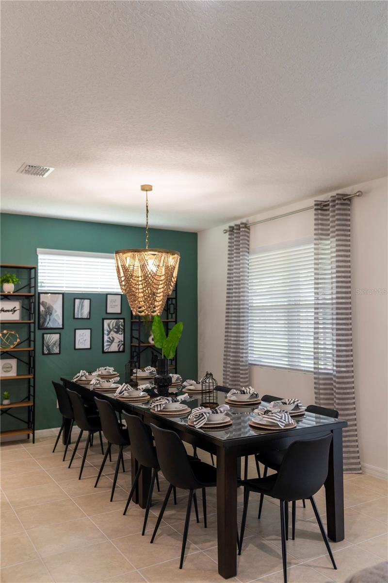 8981 AMELIA DOWNS TRL