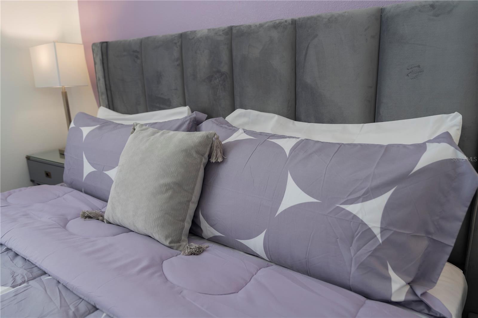 8981 AMELIA DOWNS TRL