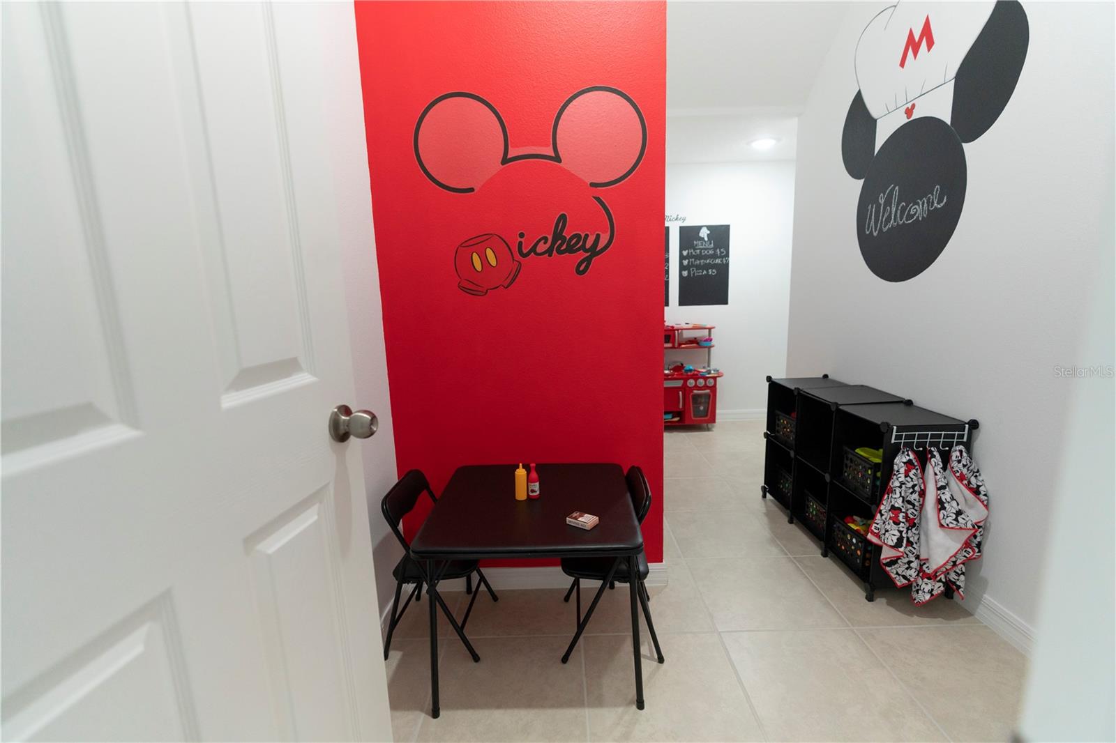 8981 AMELIA DOWNS TRL