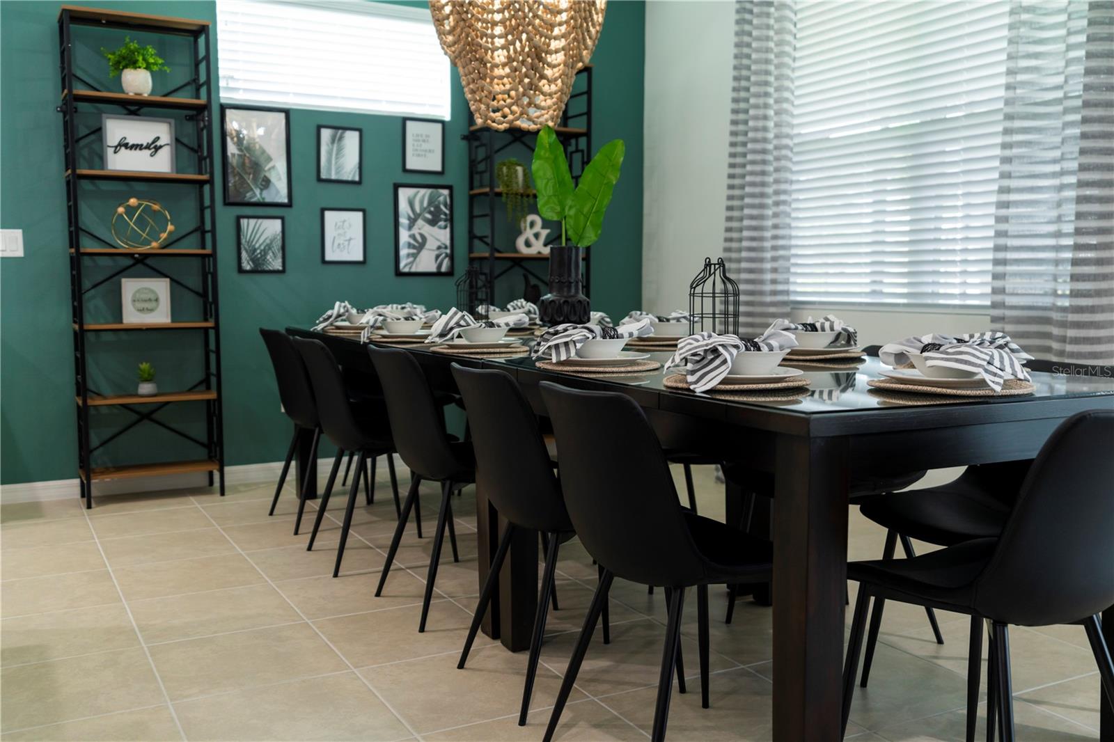 8981 AMELIA DOWNS TRL