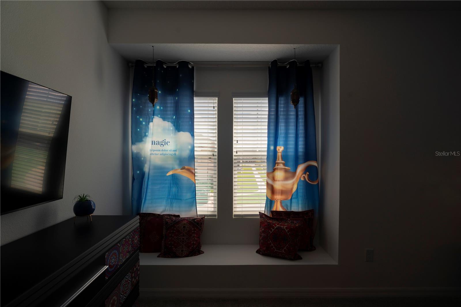 8981 AMELIA DOWNS TRL