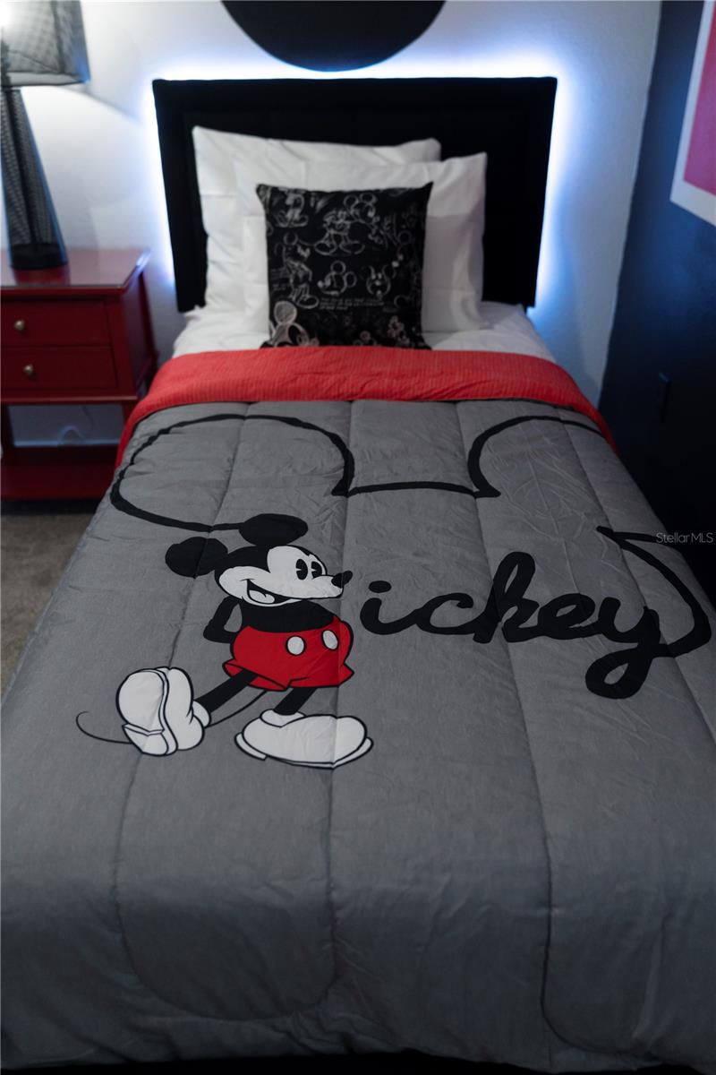 8981 AMELIA DOWNS TRL