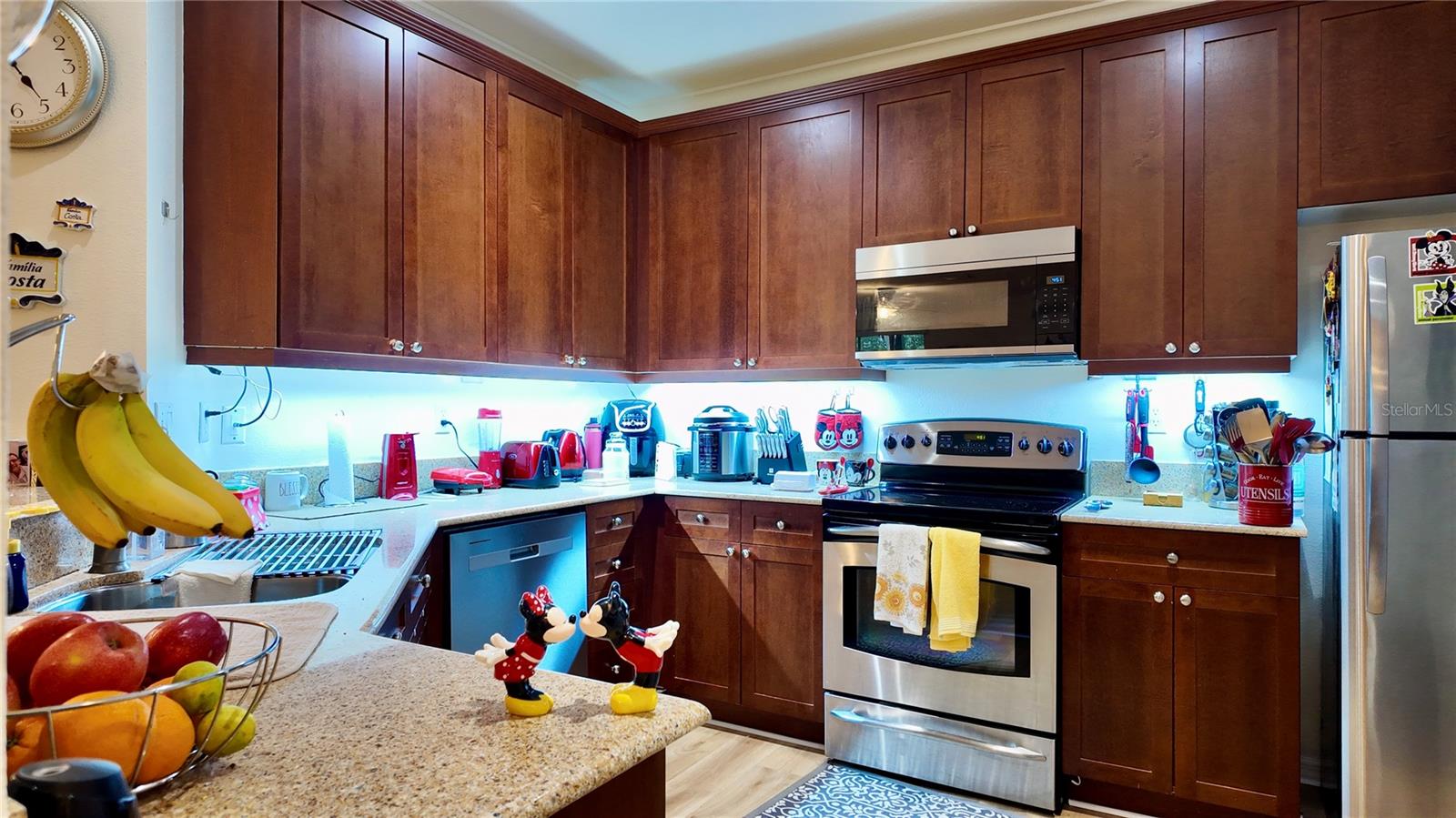 11565 MIZZON DR #208