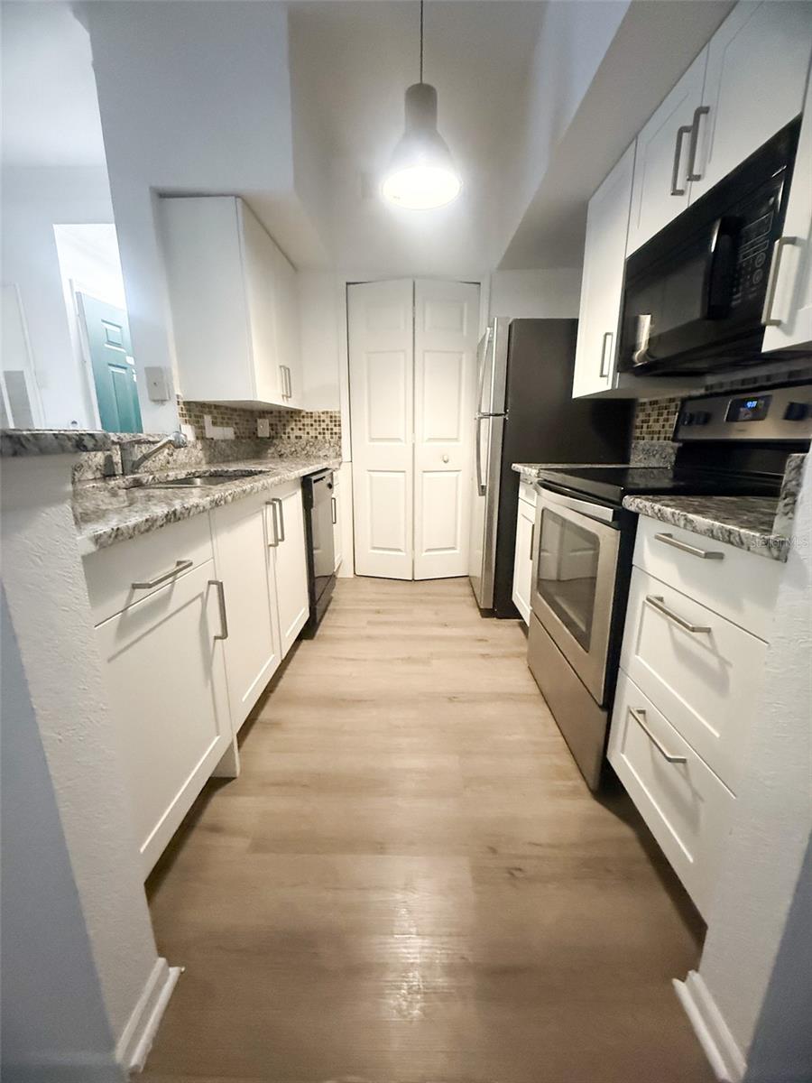 13003 PLANTATION PARK CIR #13110