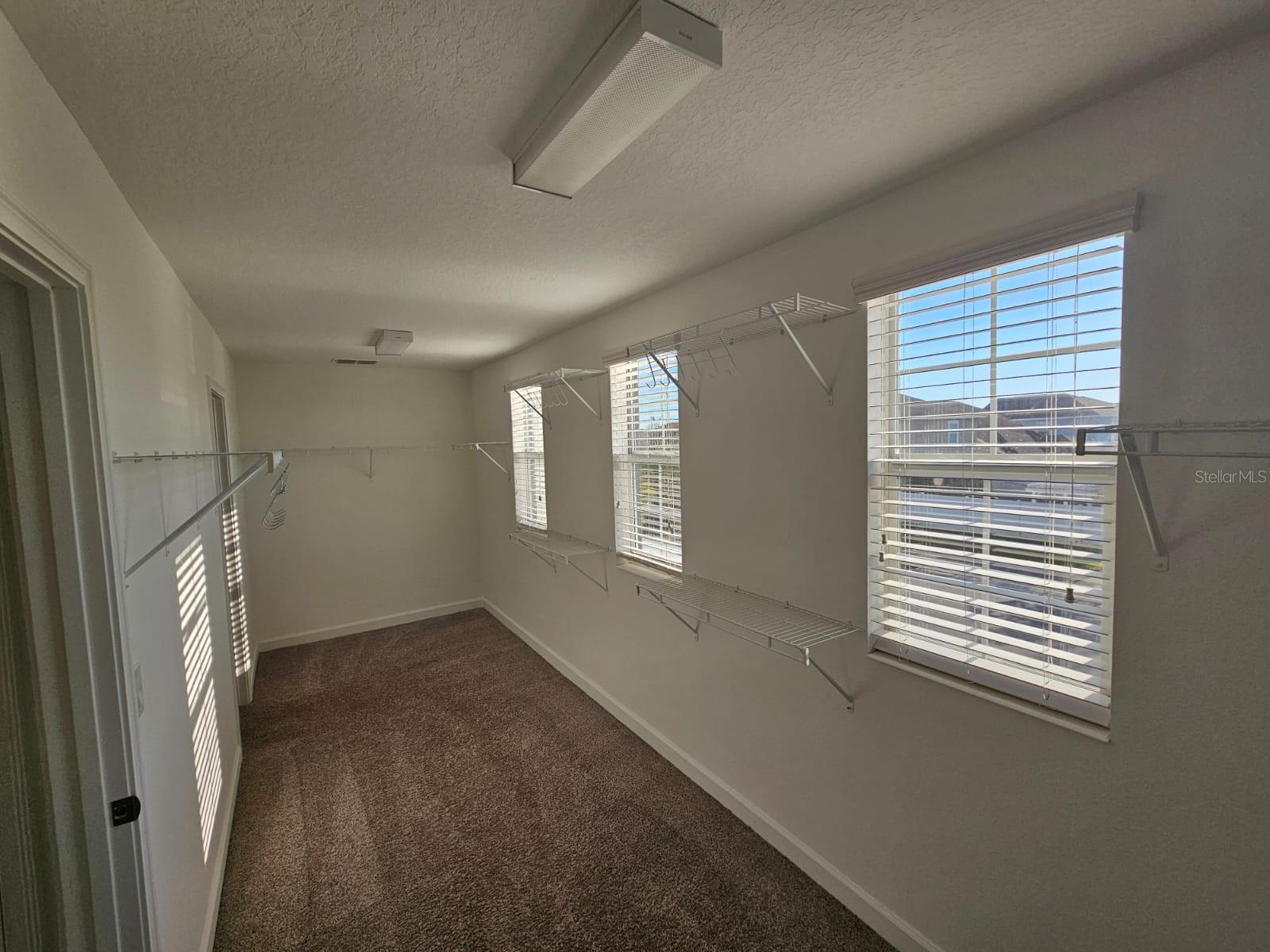 3059 BEAVER CREEK DR