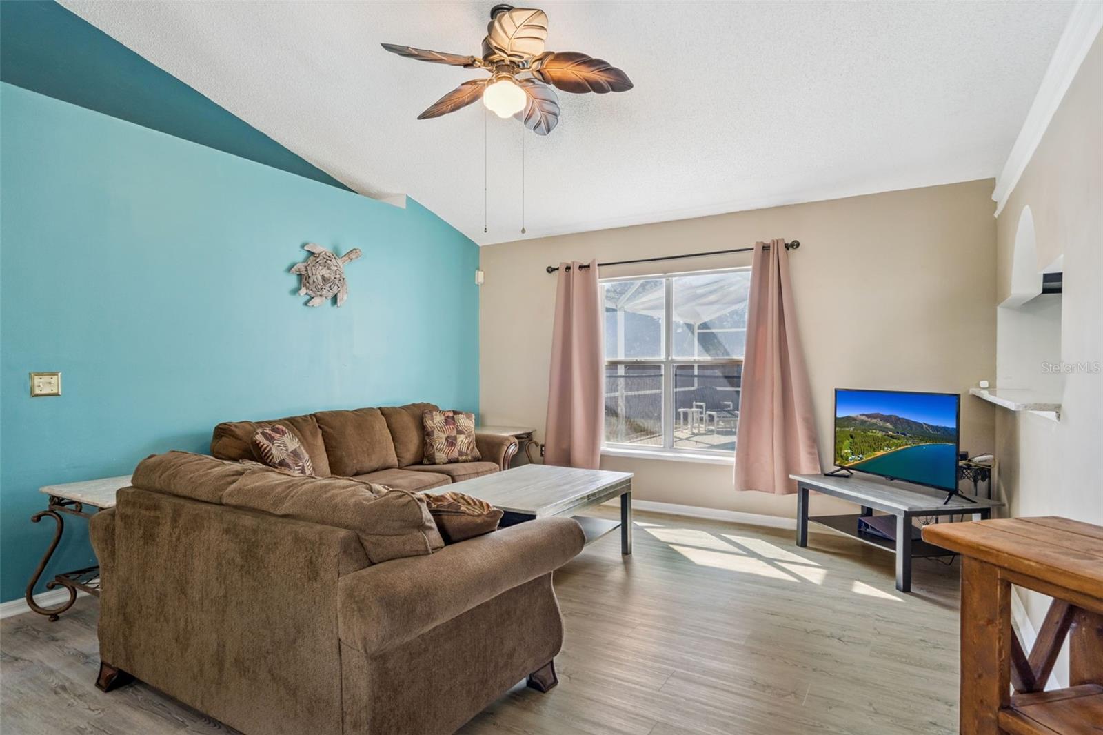 121 SUNRIDGE WOODS CT