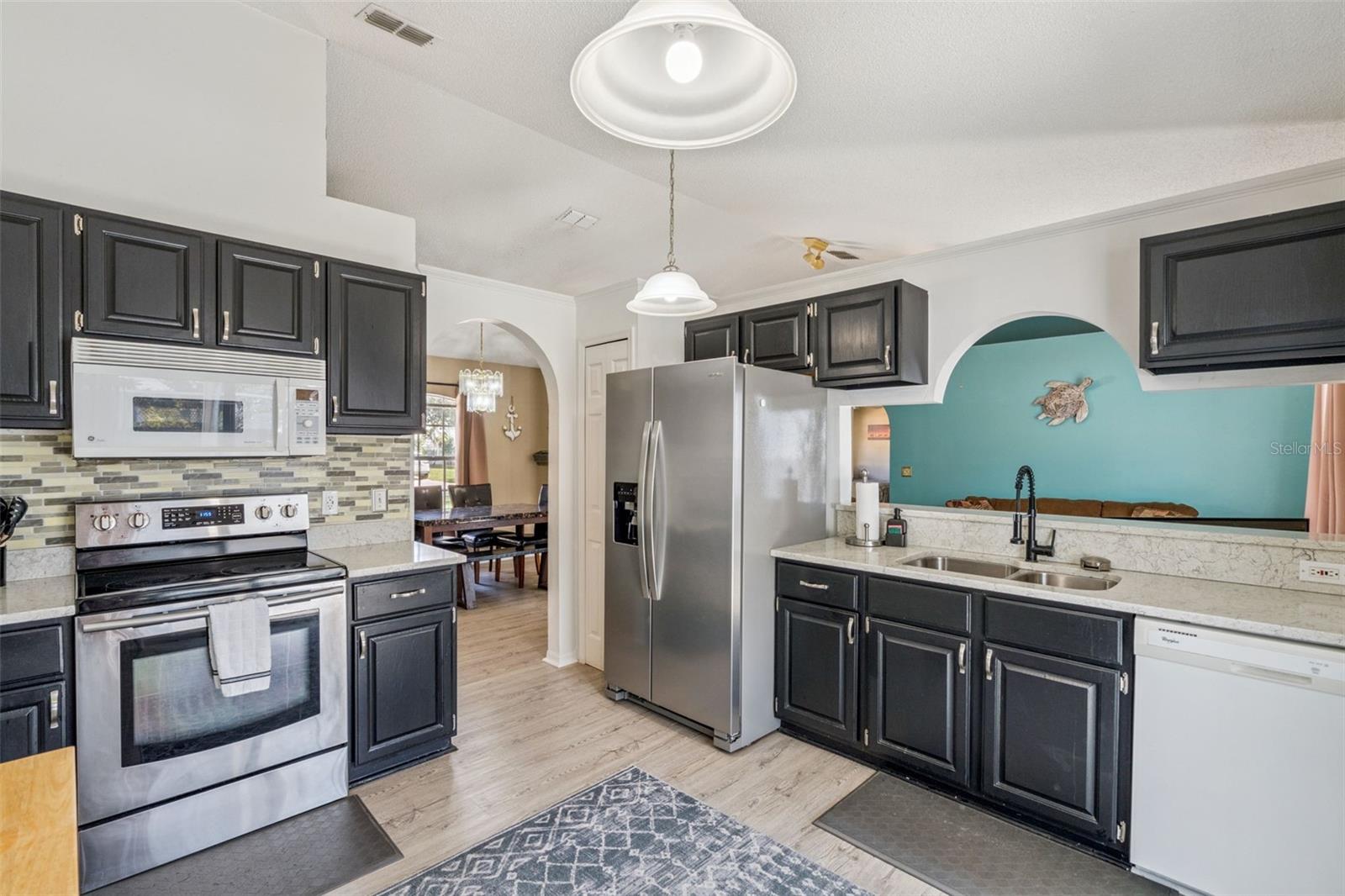 121 SUNRIDGE WOODS CT