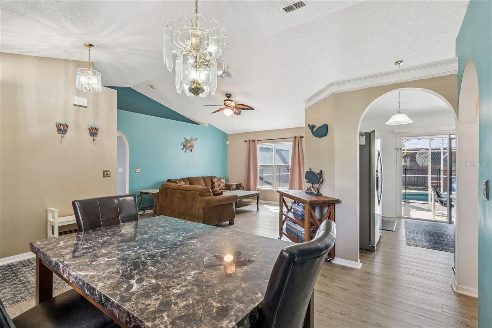 121 SUNRIDGE WOODS CT