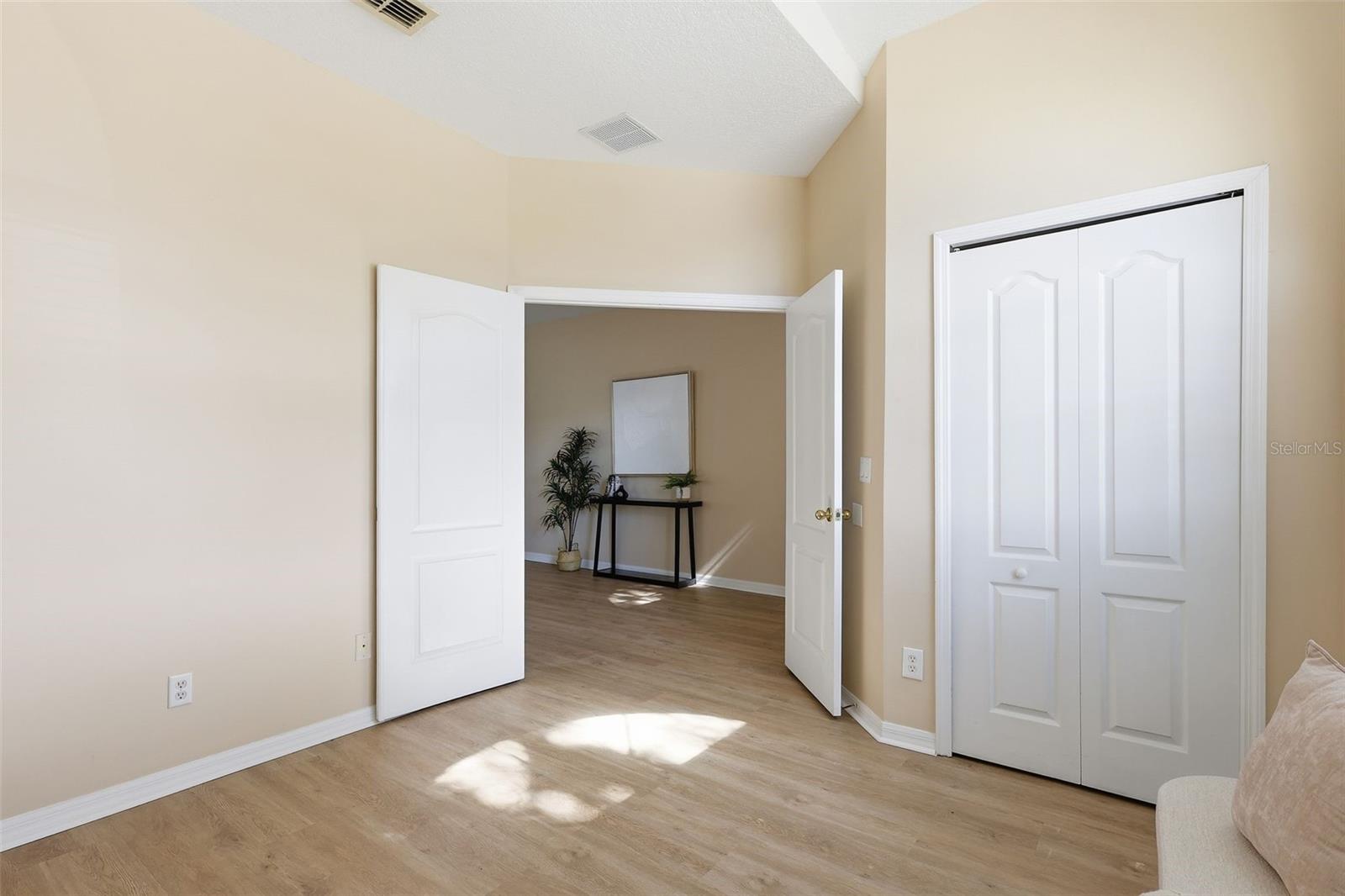 2275 VICTORIA FALLS DR