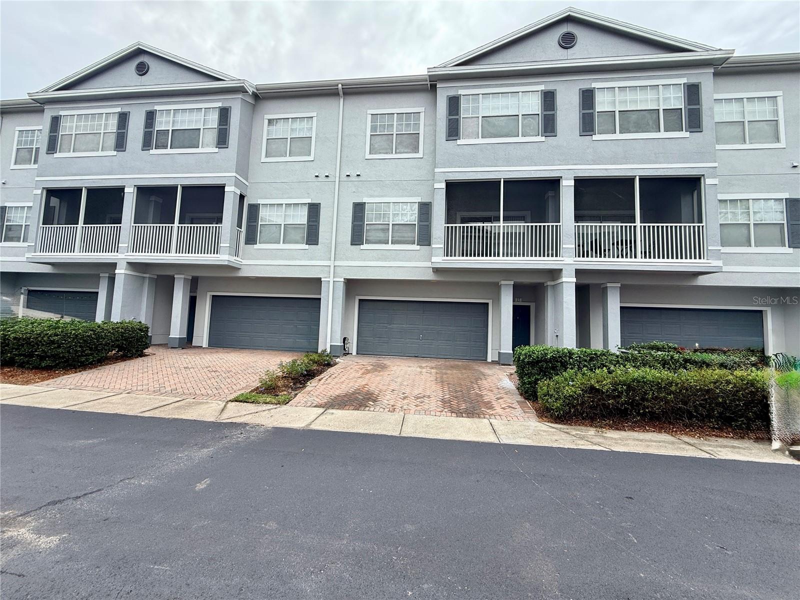 2424 GRAND CENTRAL PKWY #15