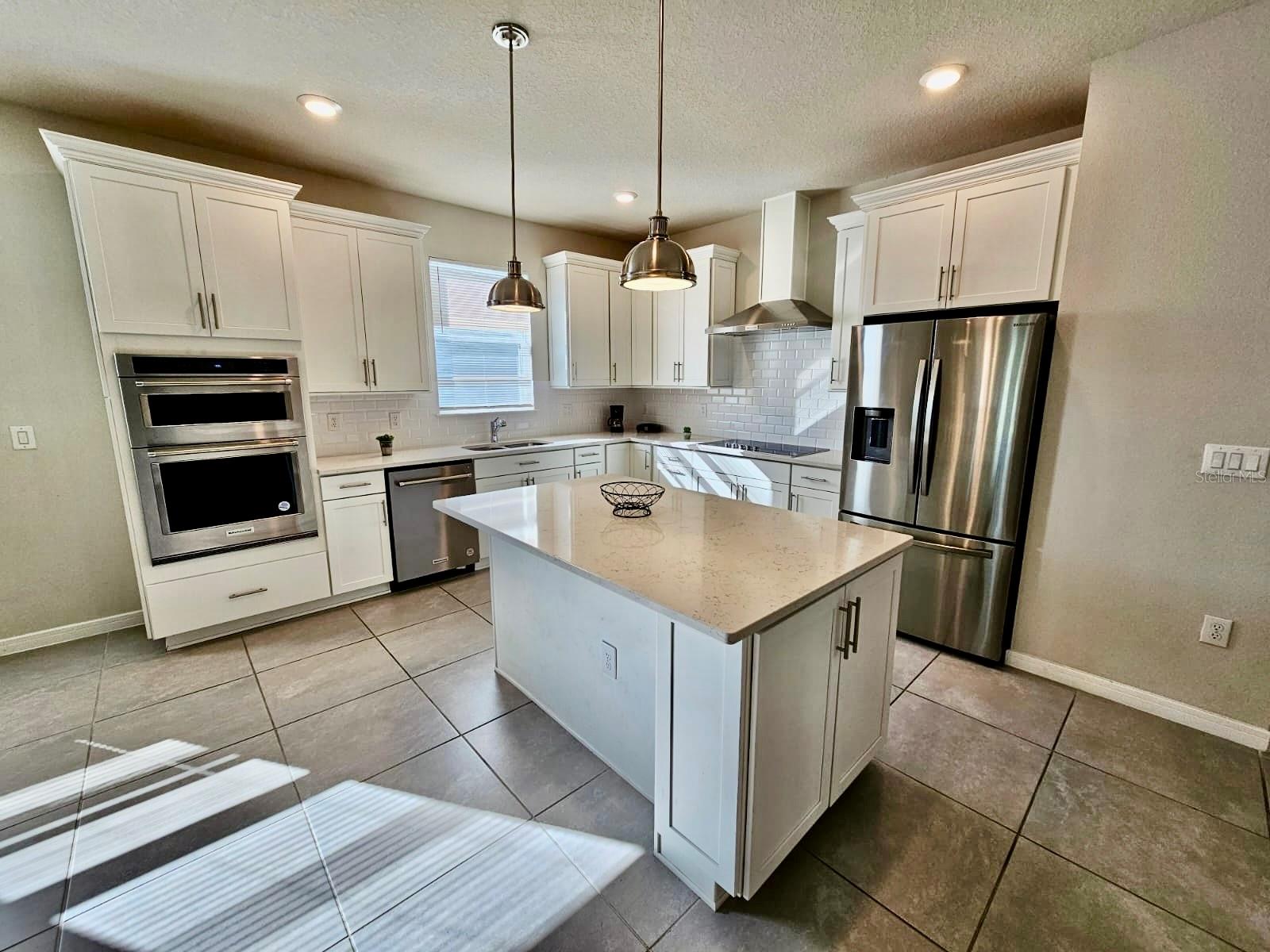 5066 SPARKLING WATER WAY